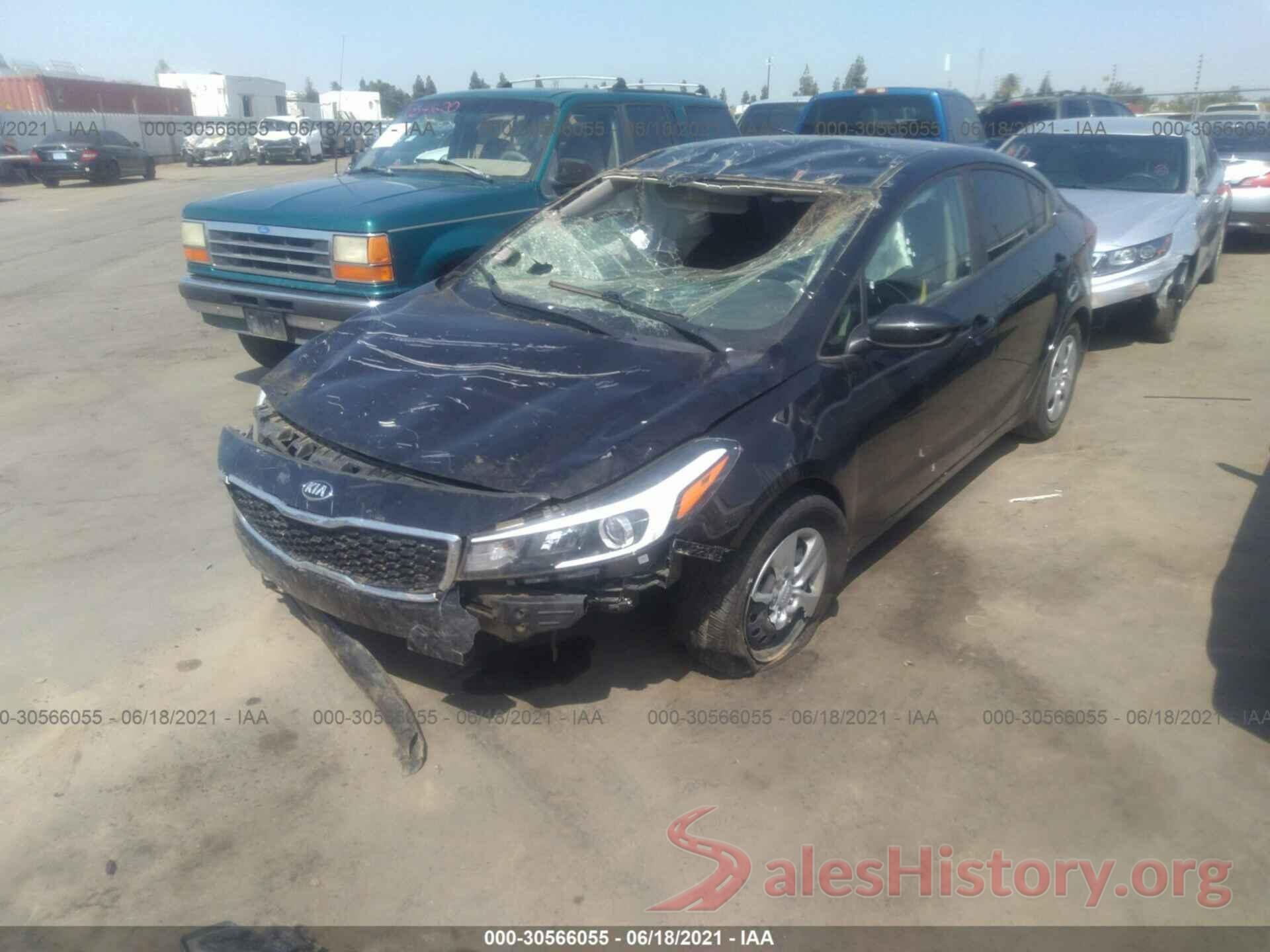 3KPFK4A70HE160566 2017 KIA FORTE