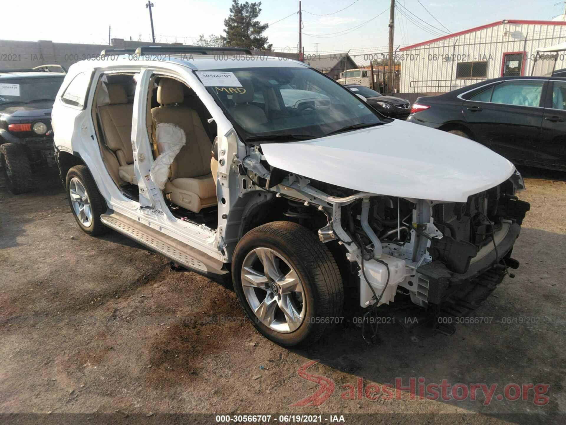 5TDDGRFH7KS070867 2019 TOYOTA HIGHLANDER