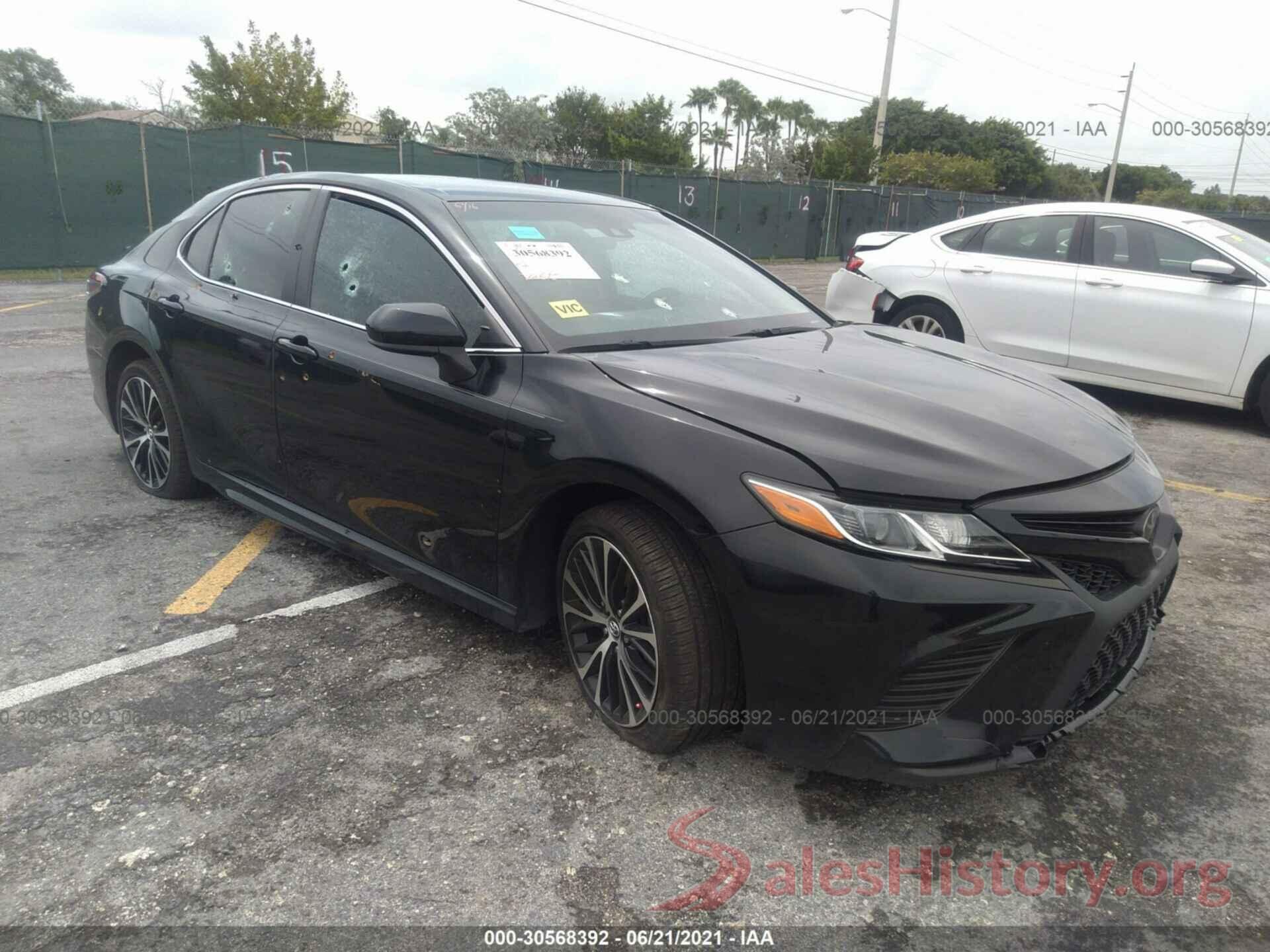 4T1B11HK6JU137368 2018 TOYOTA CAMRY