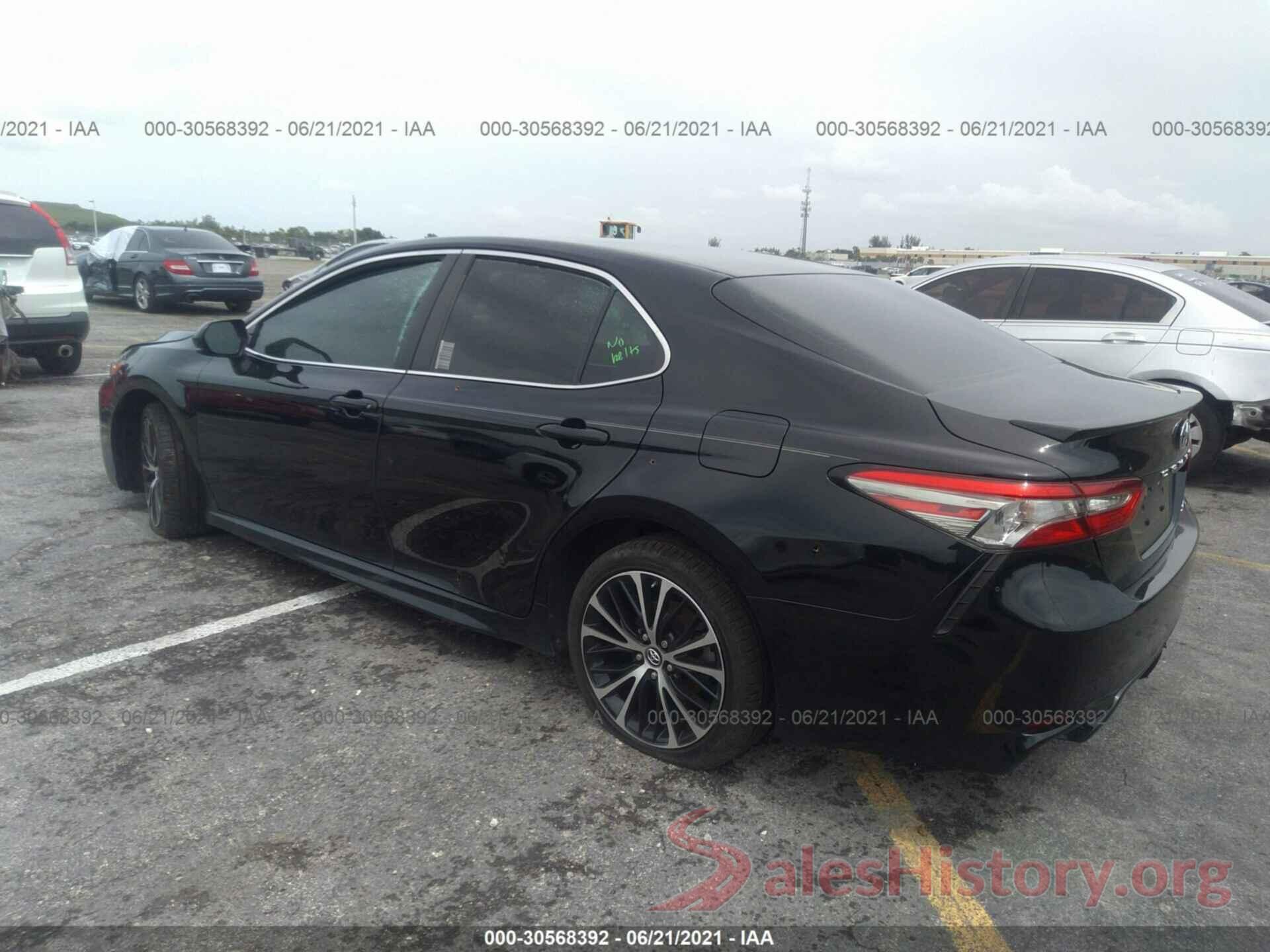 4T1B11HK6JU137368 2018 TOYOTA CAMRY