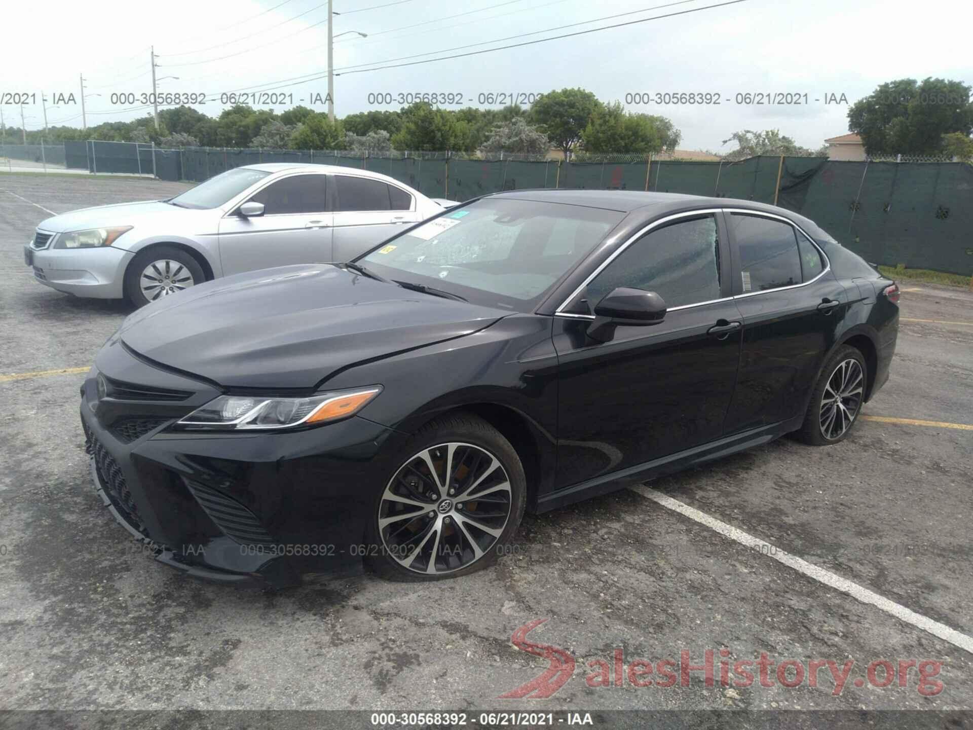 4T1B11HK6JU137368 2018 TOYOTA CAMRY