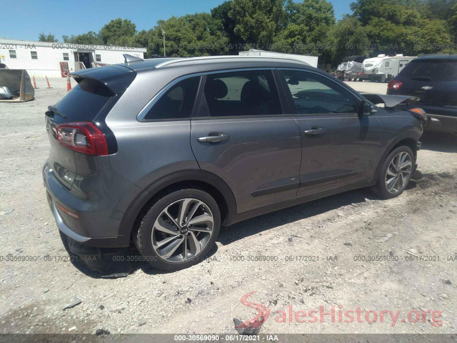 KNDCE3LC2J5164764 2018 KIA NIRO