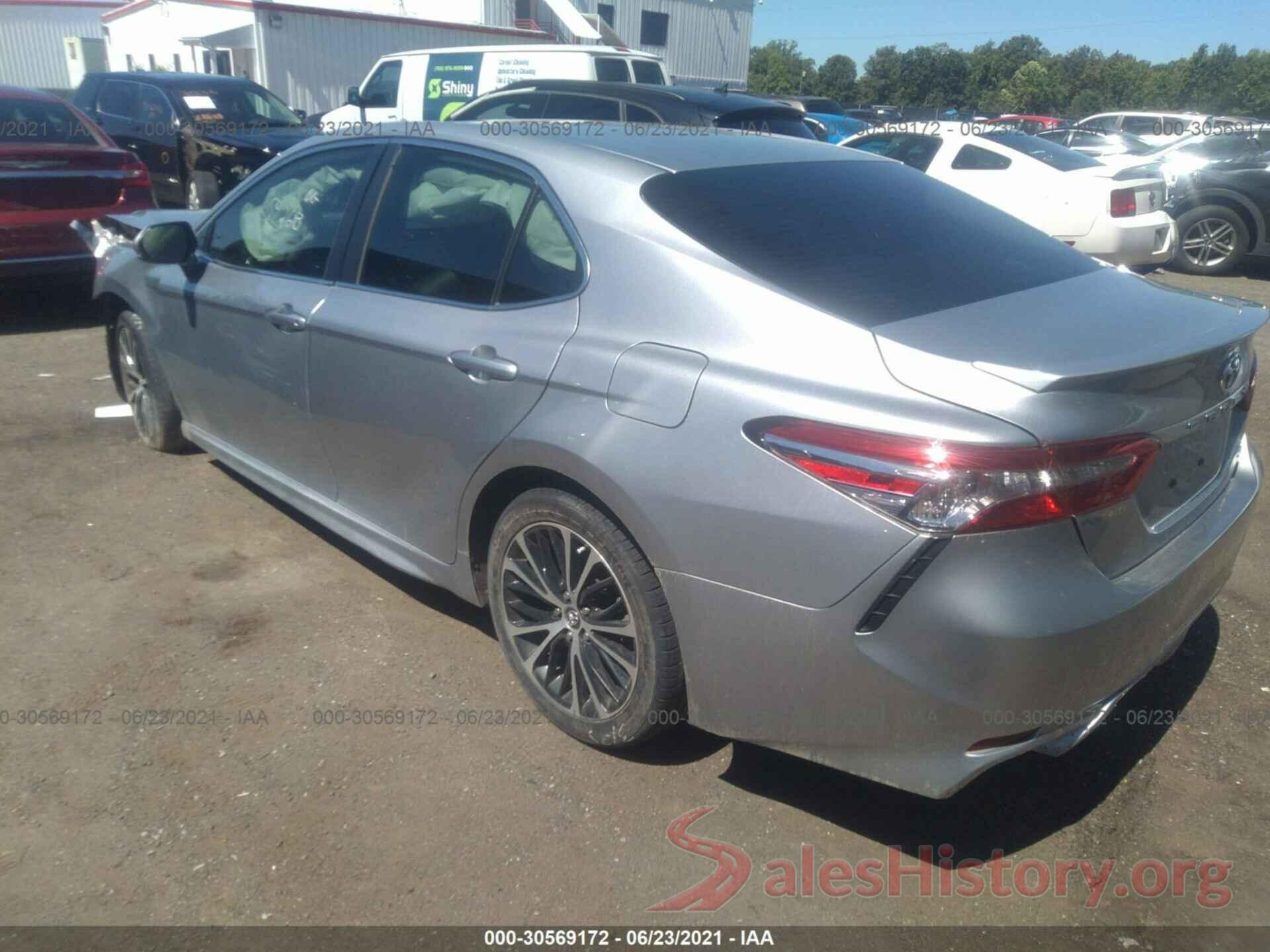 4T1B11HK9JU138188 2018 TOYOTA CAMRY