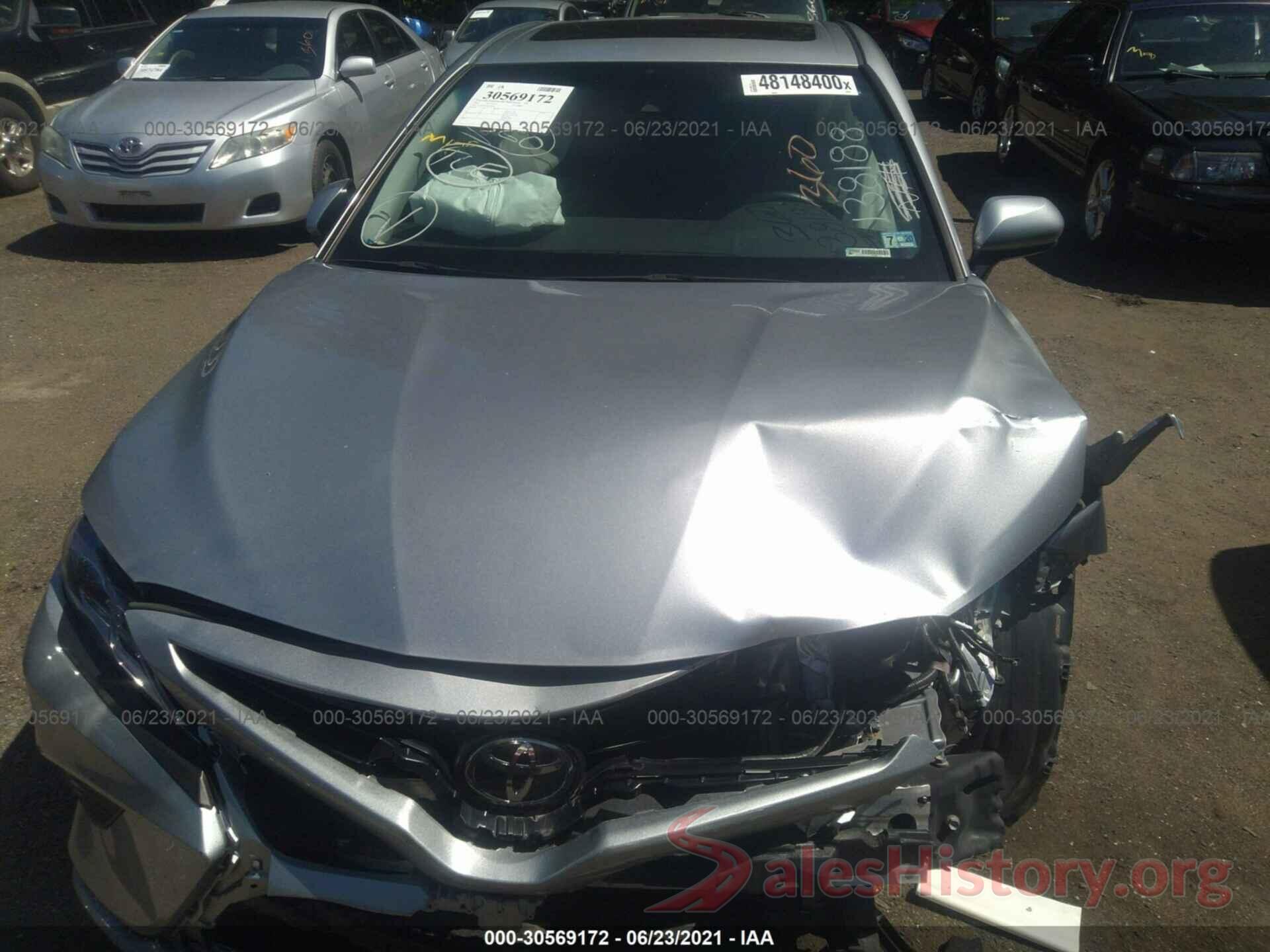 4T1B11HK9JU138188 2018 TOYOTA CAMRY