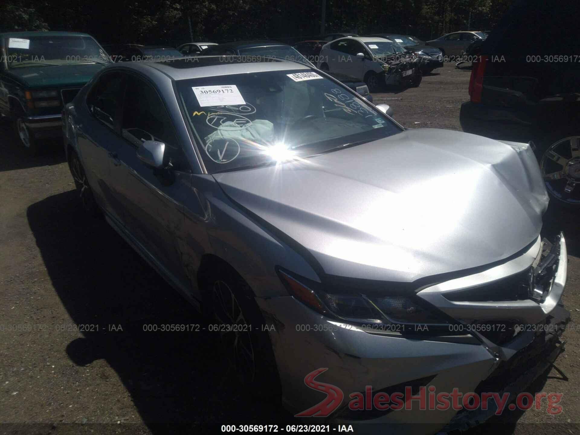 4T1B11HK9JU138188 2018 TOYOTA CAMRY