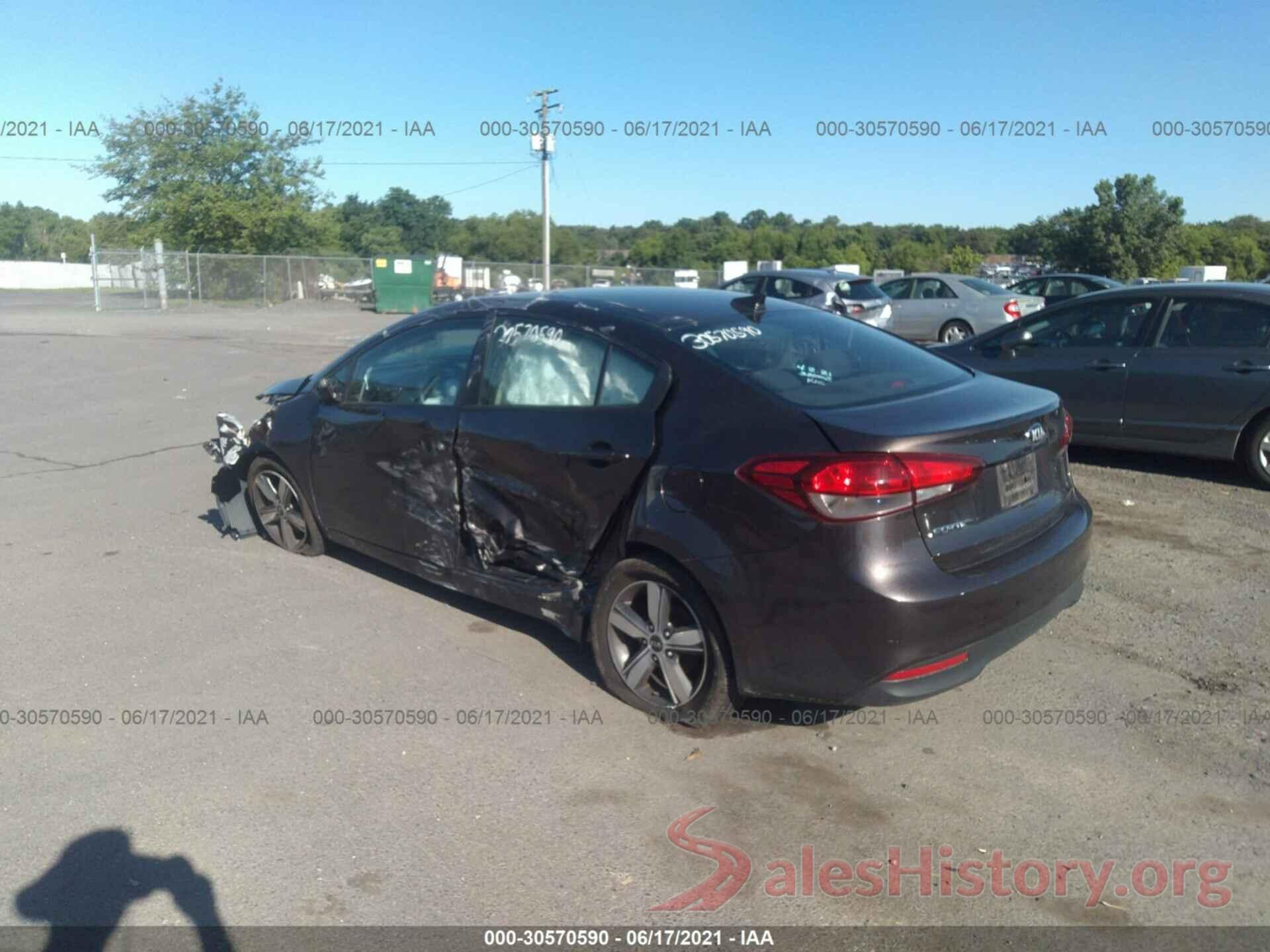 3KPFL4A75JE174109 2018 KIA FORTE