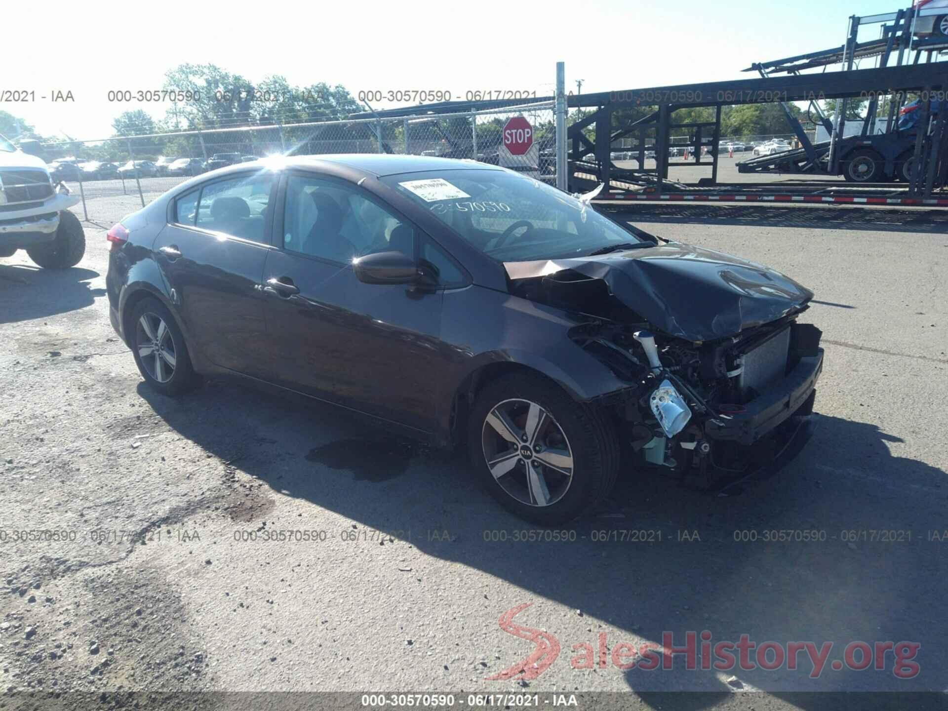 3KPFL4A75JE174109 2018 KIA FORTE