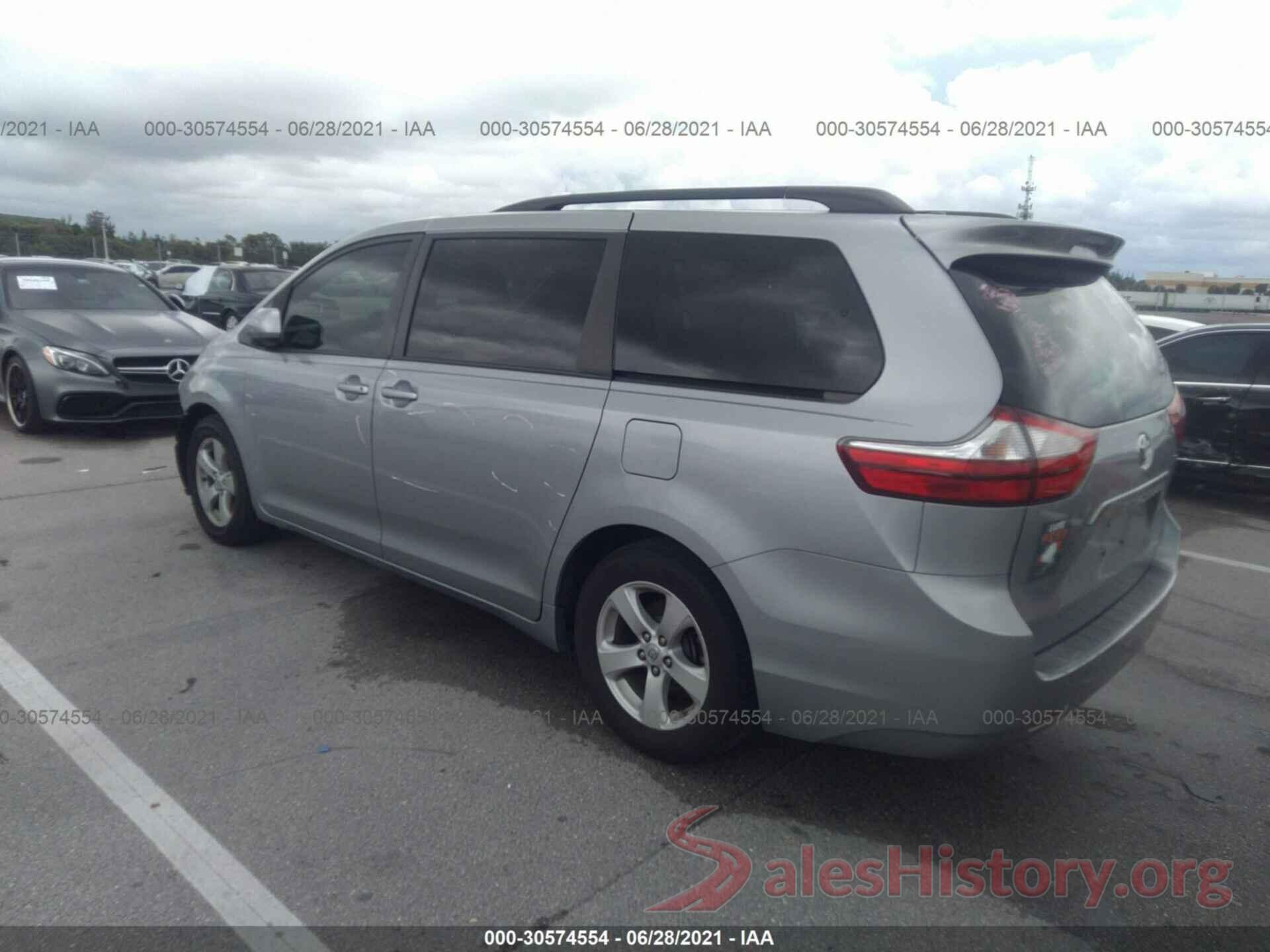 5TDKZ3DC5HS781854 2017 TOYOTA SIENNA