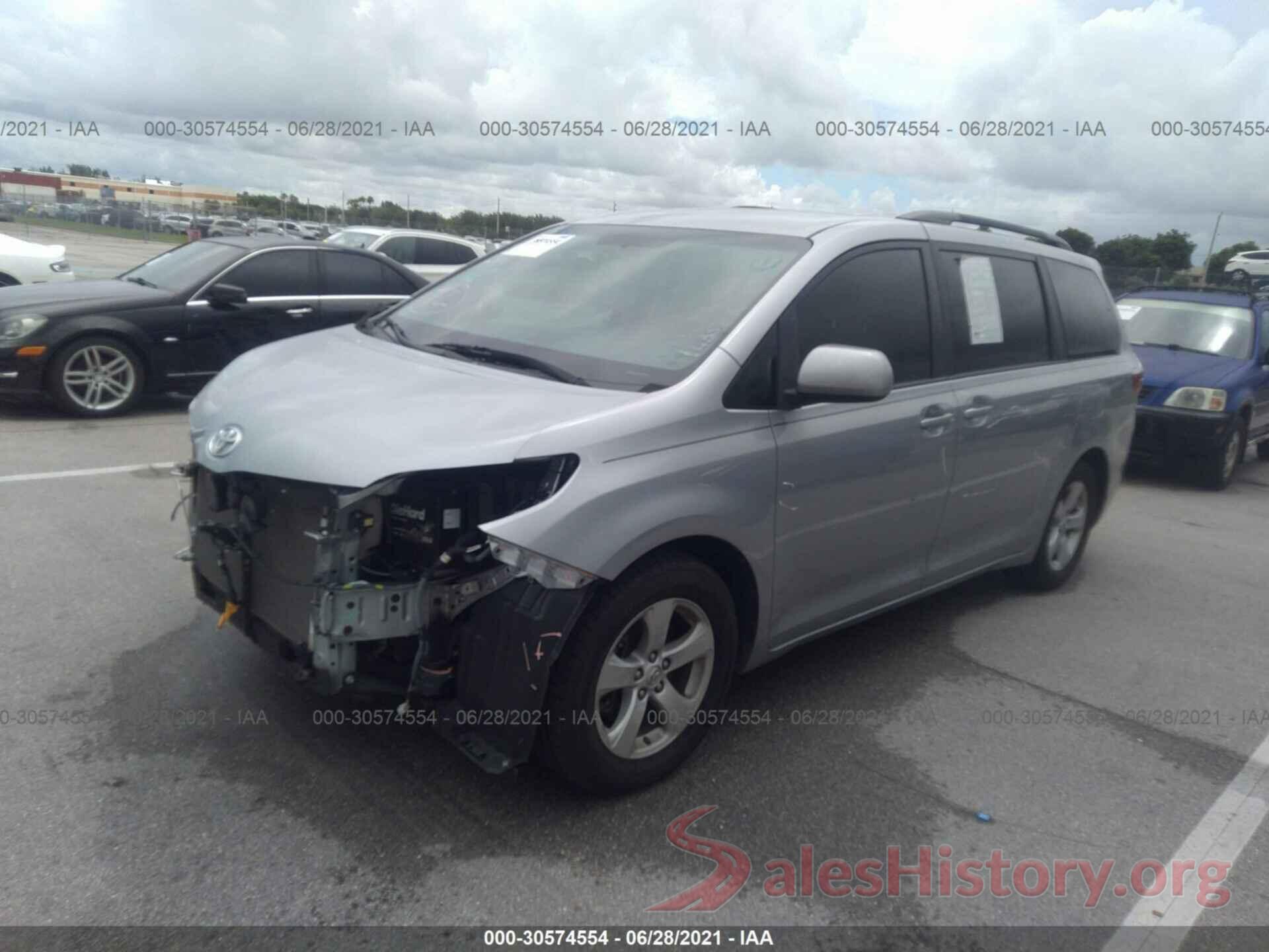 5TDKZ3DC5HS781854 2017 TOYOTA SIENNA