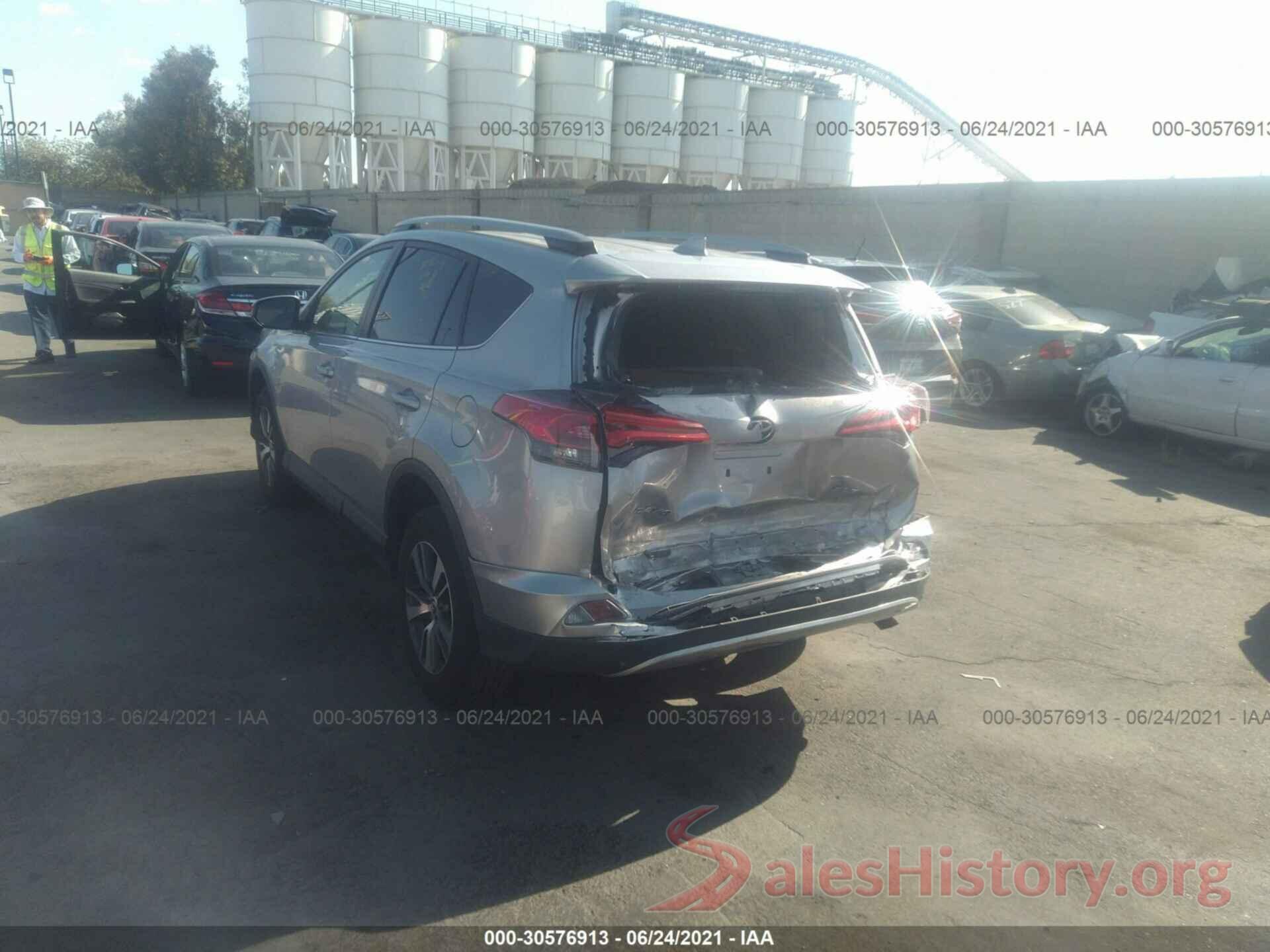 JTMWFREV2JJ196407 2018 TOYOTA RAV4