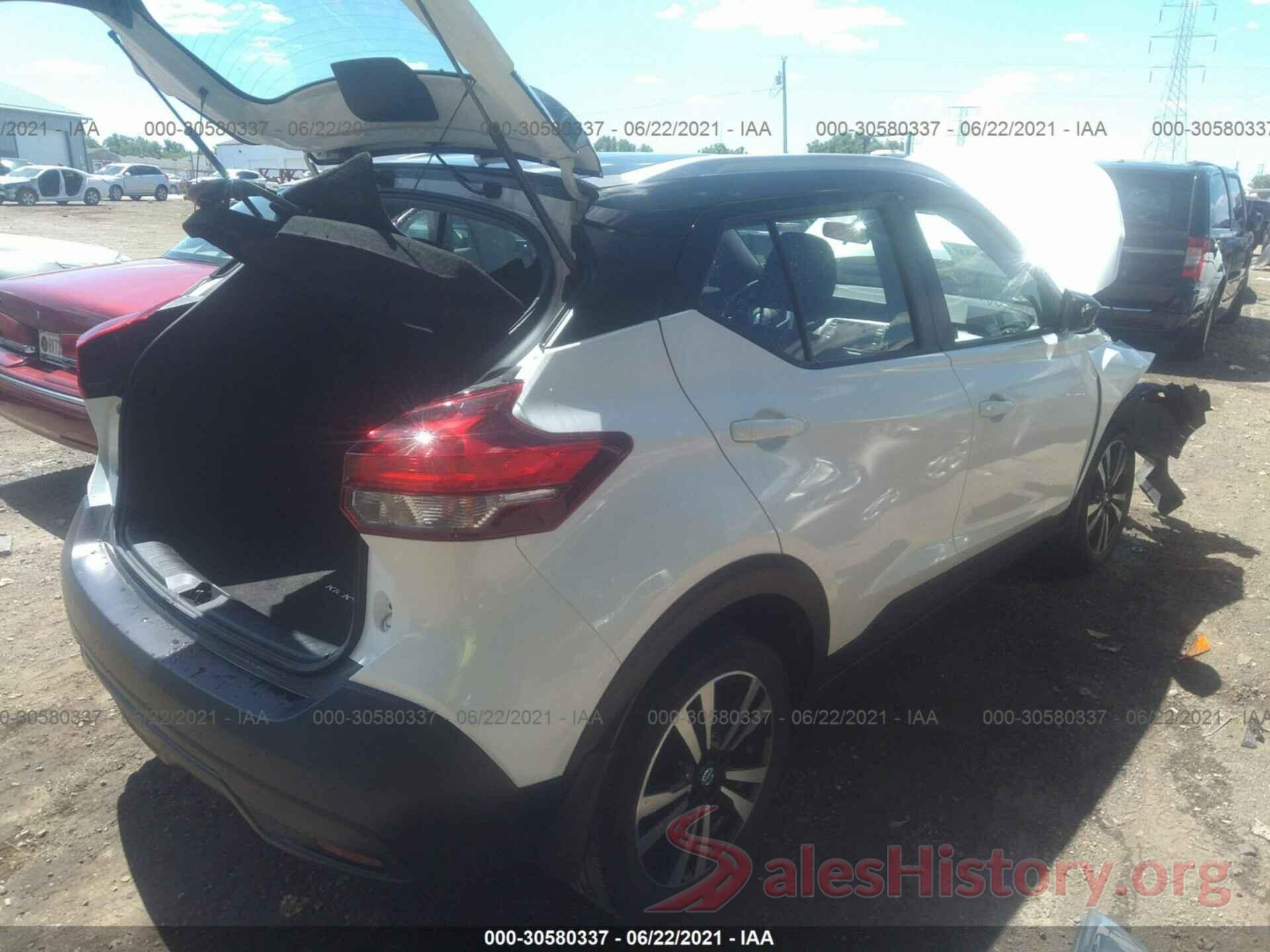 3N1CP5CU2JL518428 2018 NISSAN KICKS