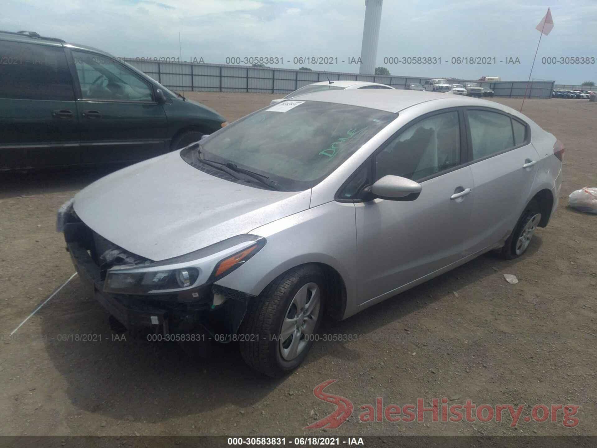 3KPFL4A75JE195185 2018 KIA FORTE