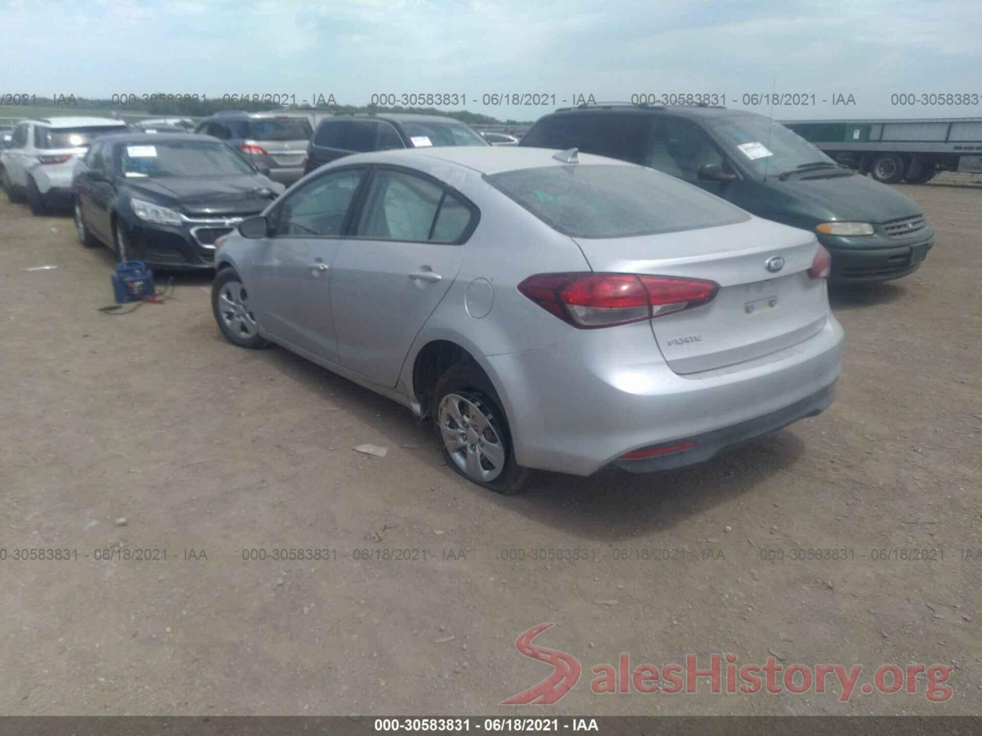 3KPFL4A75JE195185 2018 KIA FORTE