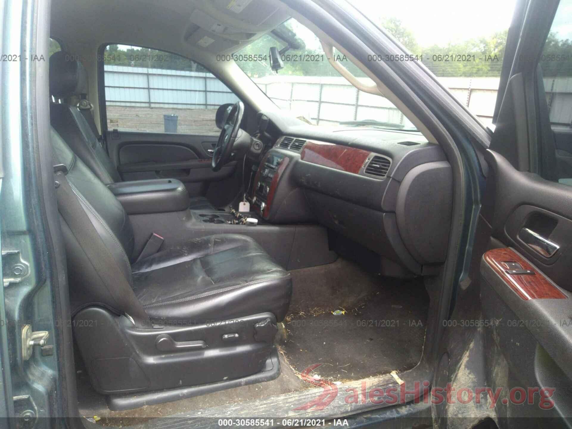 1C4NJCBA2HD186476 2010 CHEVROLET TAHOE