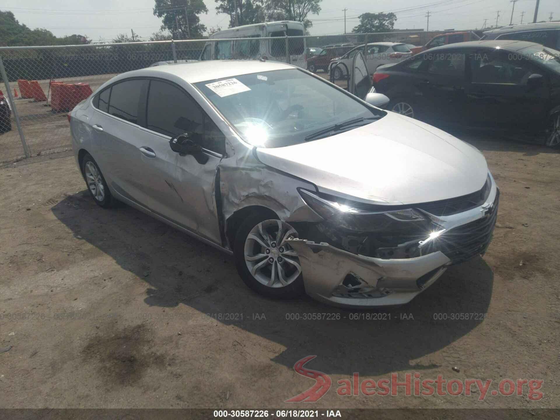 1G1BE5SM4K7132737 2019 CHEVROLET CRUZE