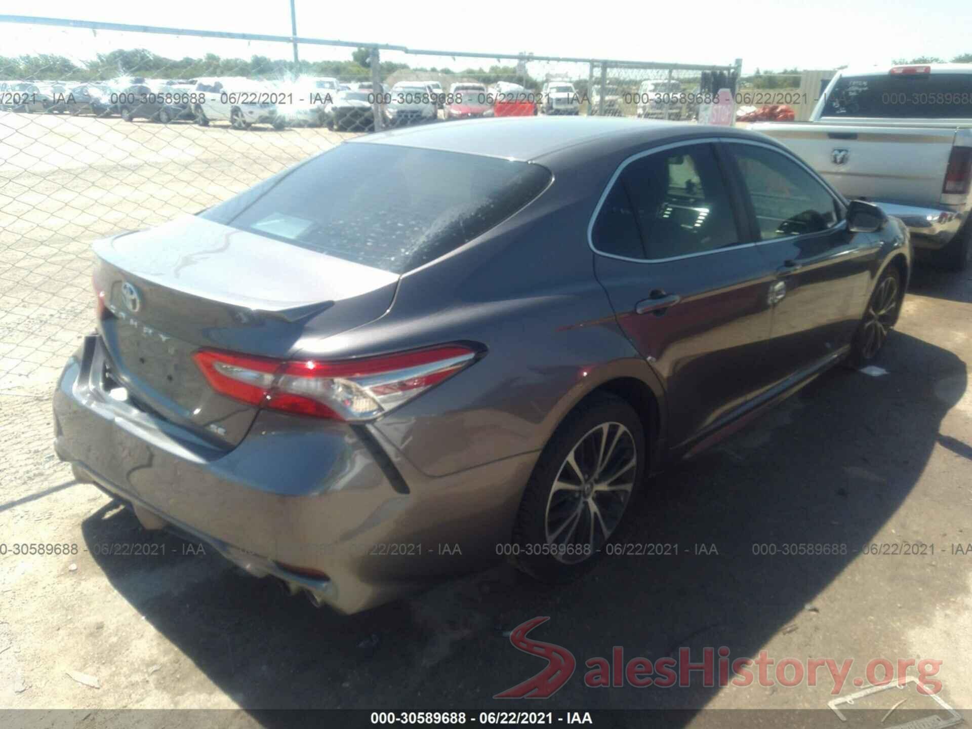 4T1B11HK3JU044825 2018 TOYOTA CAMRY