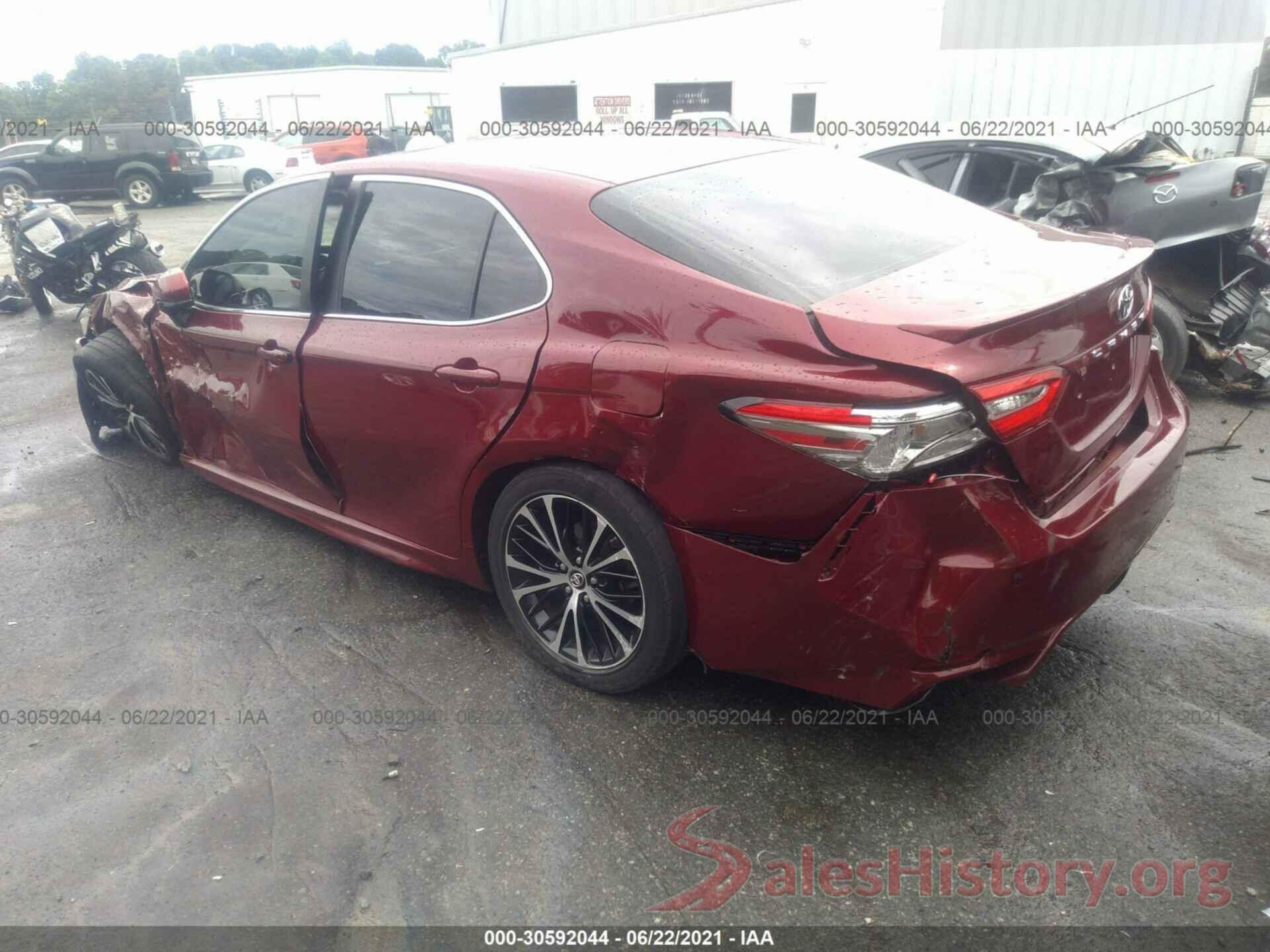 4T1B11HK3JU511144 2018 TOYOTA CAMRY