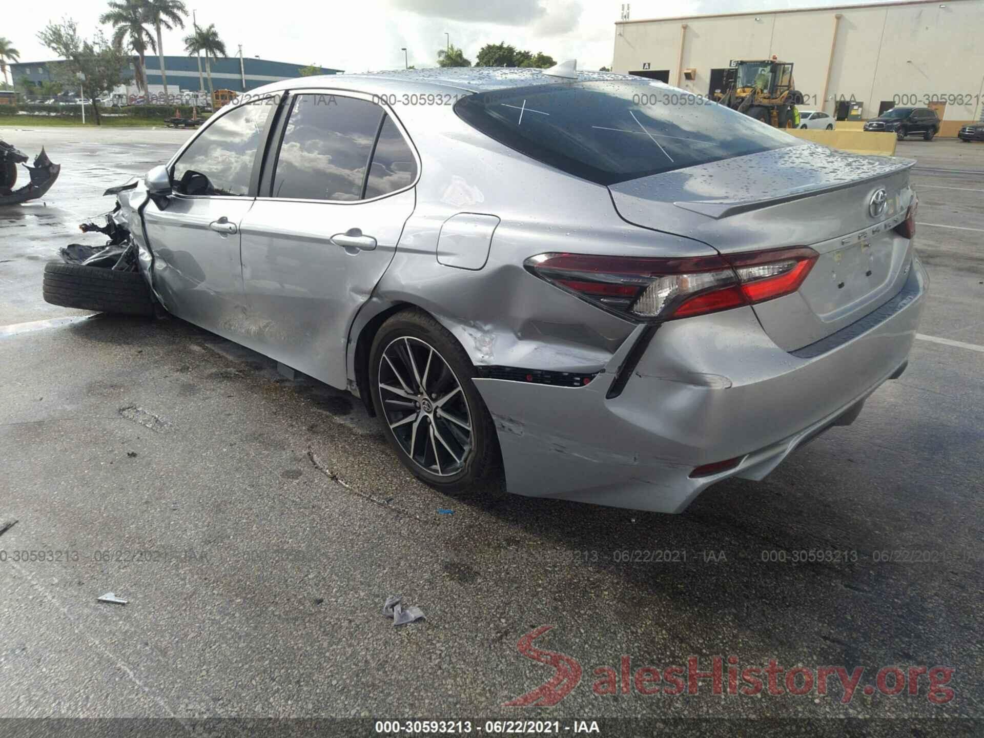 4T1G11AK4MU551768 2021 TOYOTA CAMRY