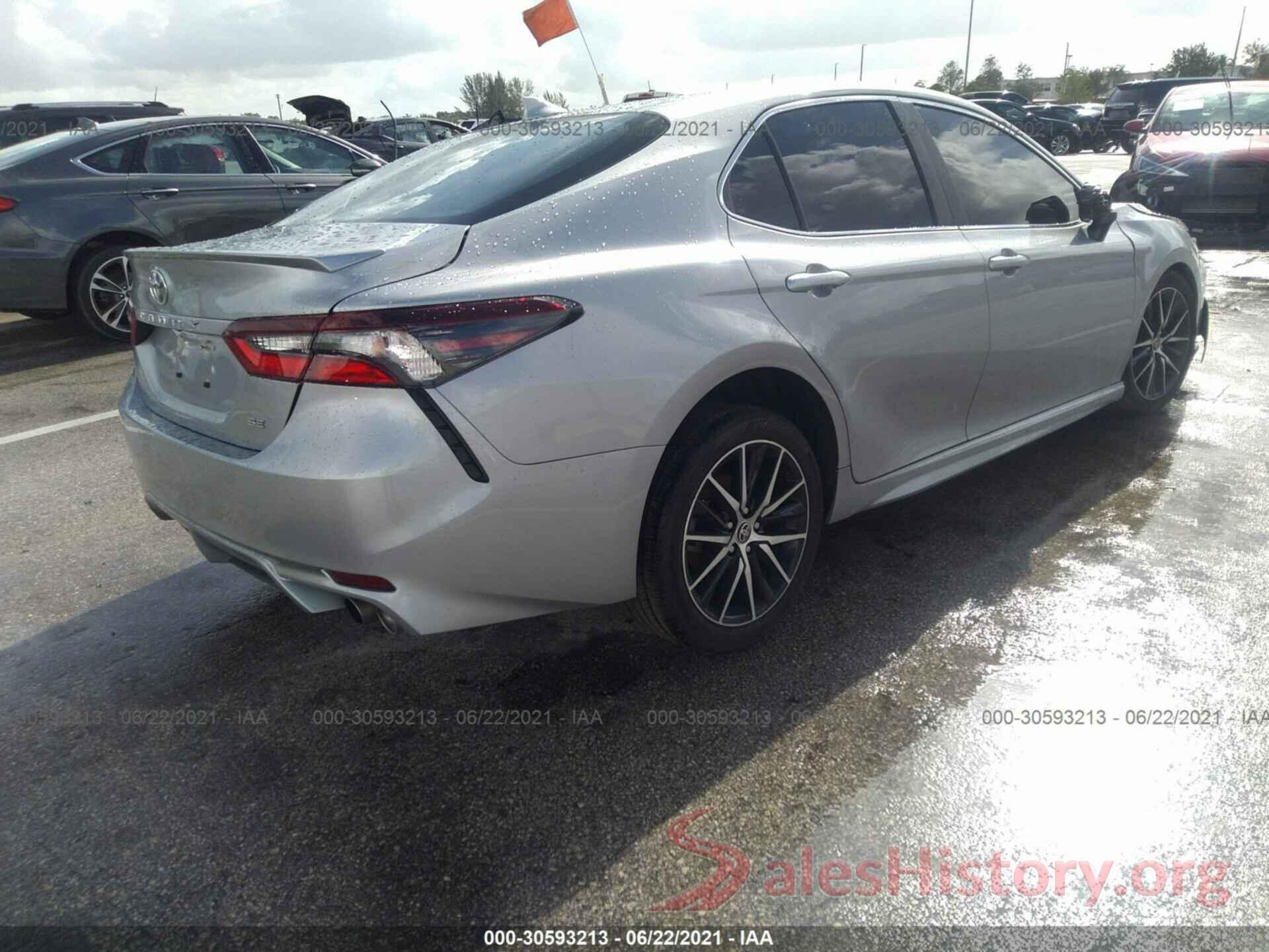 4T1G11AK4MU551768 2021 TOYOTA CAMRY