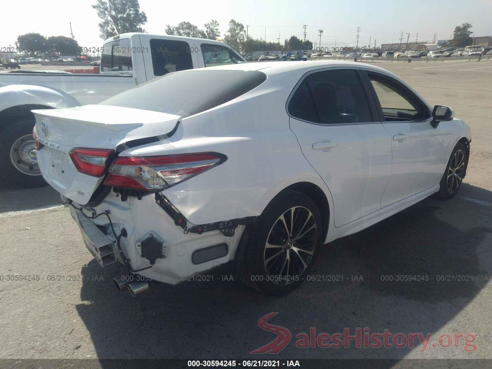 4T1B11HK7JU041944 2018 TOYOTA CAMRY