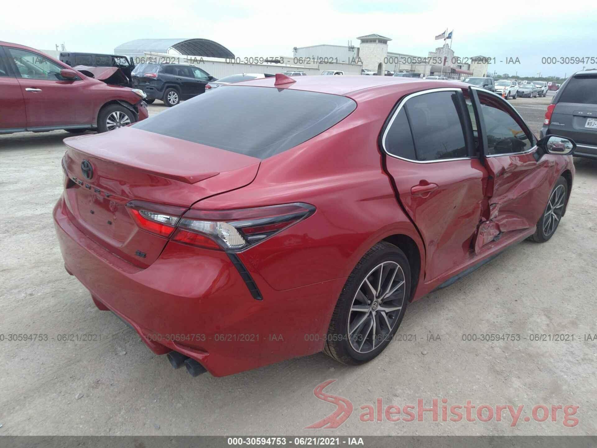 4T1G11AK1MU452986 2021 TOYOTA CAMRY