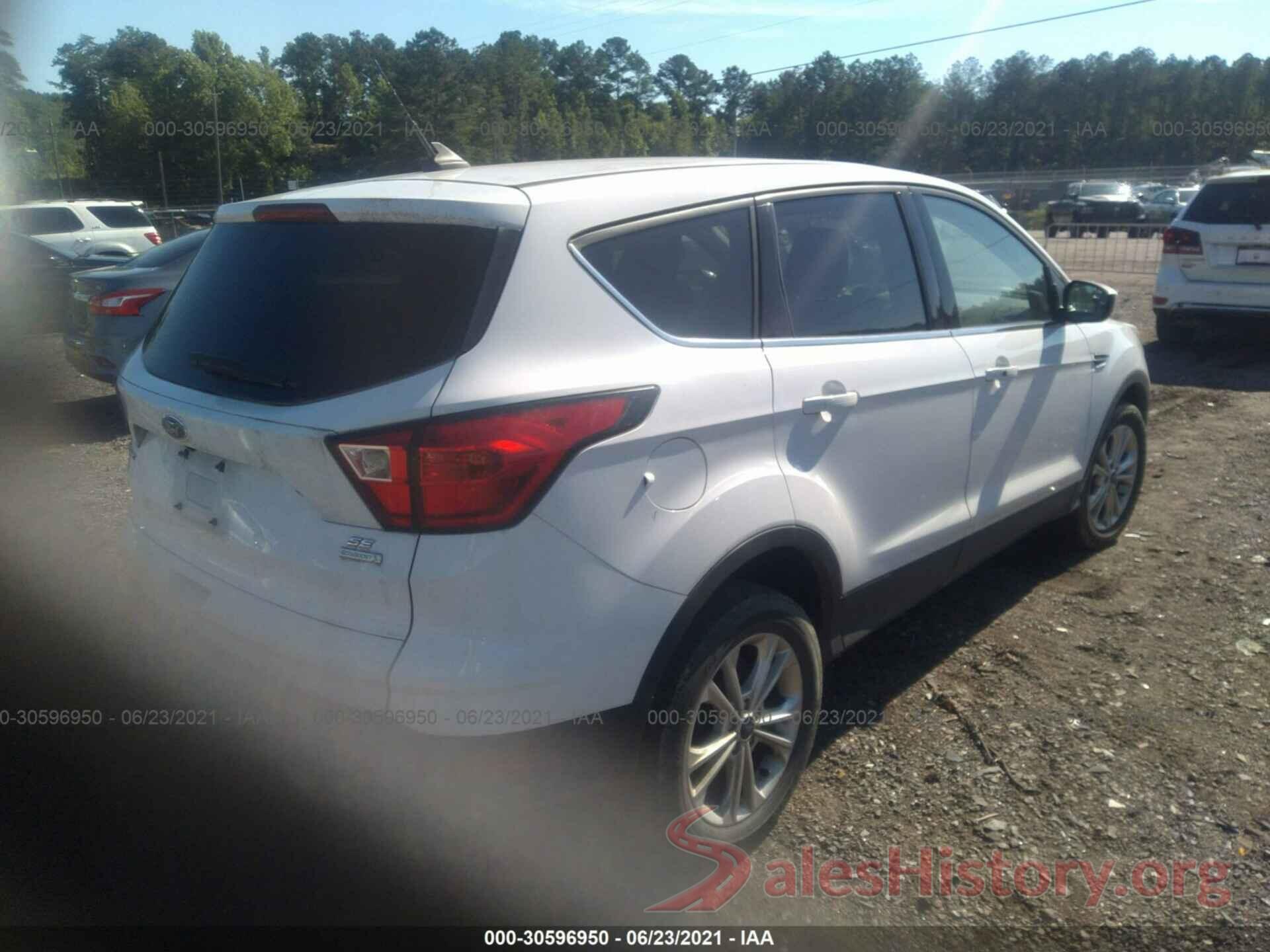 1FMCU0GD3KUA10569 2019 FORD ESCAPE