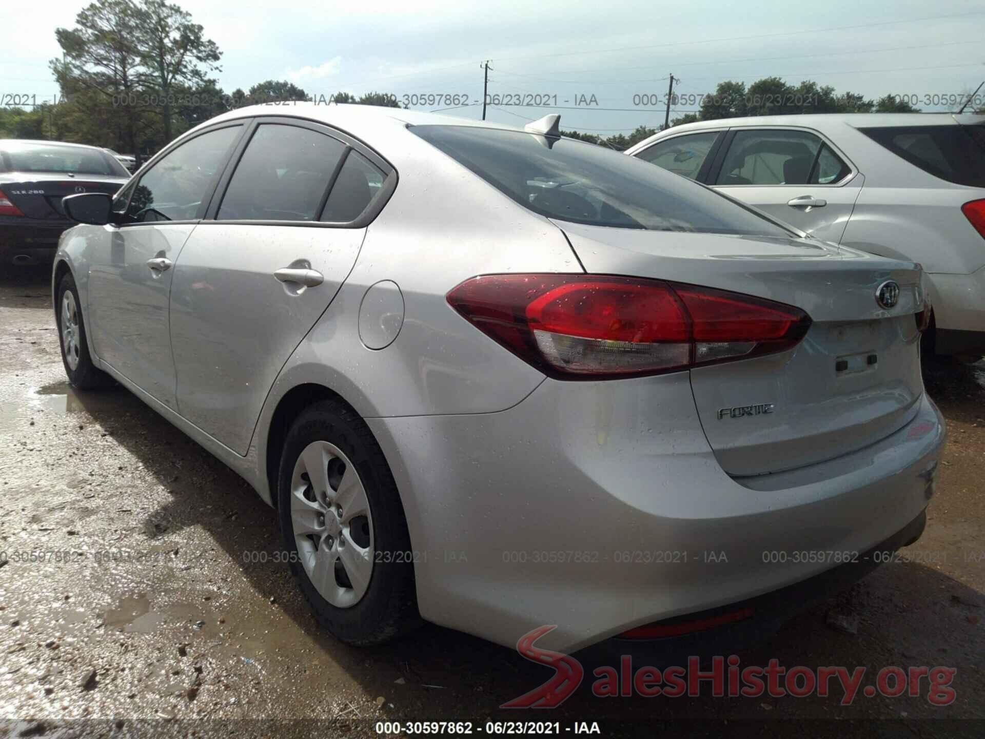 3KPFK4A75JE231184 2018 KIA FORTE