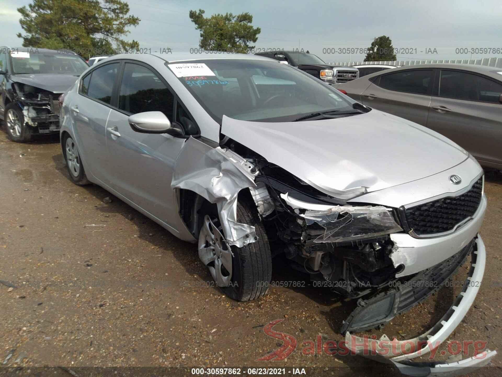 3KPFK4A75JE231184 2018 KIA FORTE