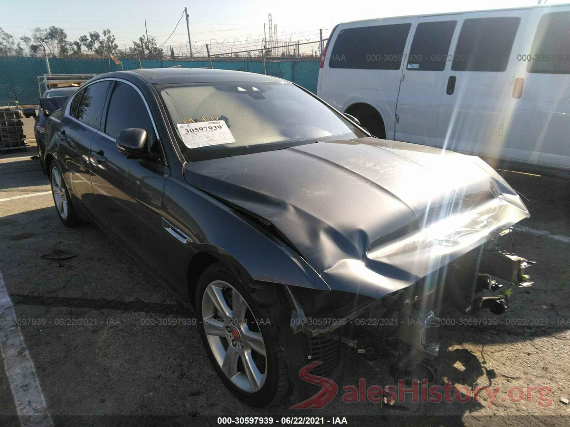 SAJAE4BG5HA946917 2017 JAGUAR XE