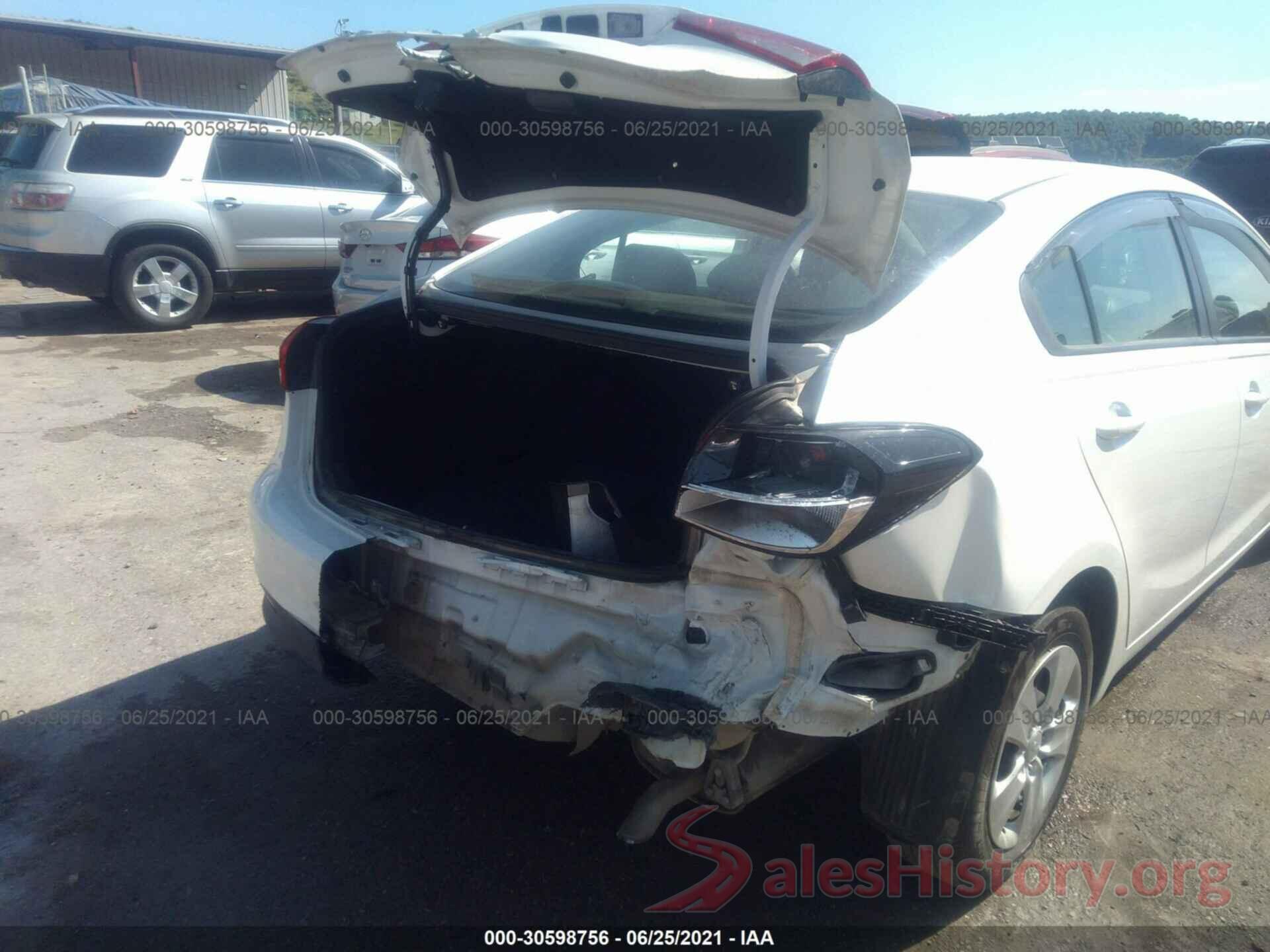 3KPFL4A76JE178251 2018 KIA FORTE