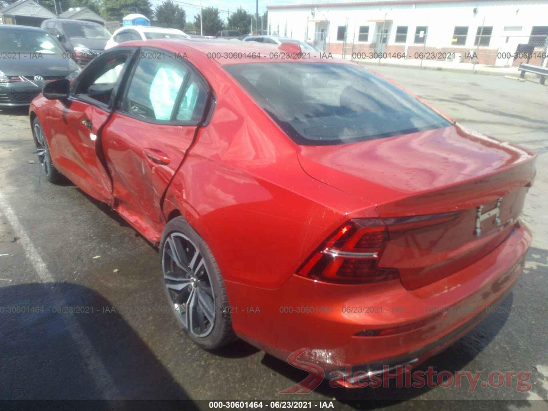 7JRA22TM6KG018426 2019 VOLVO S60