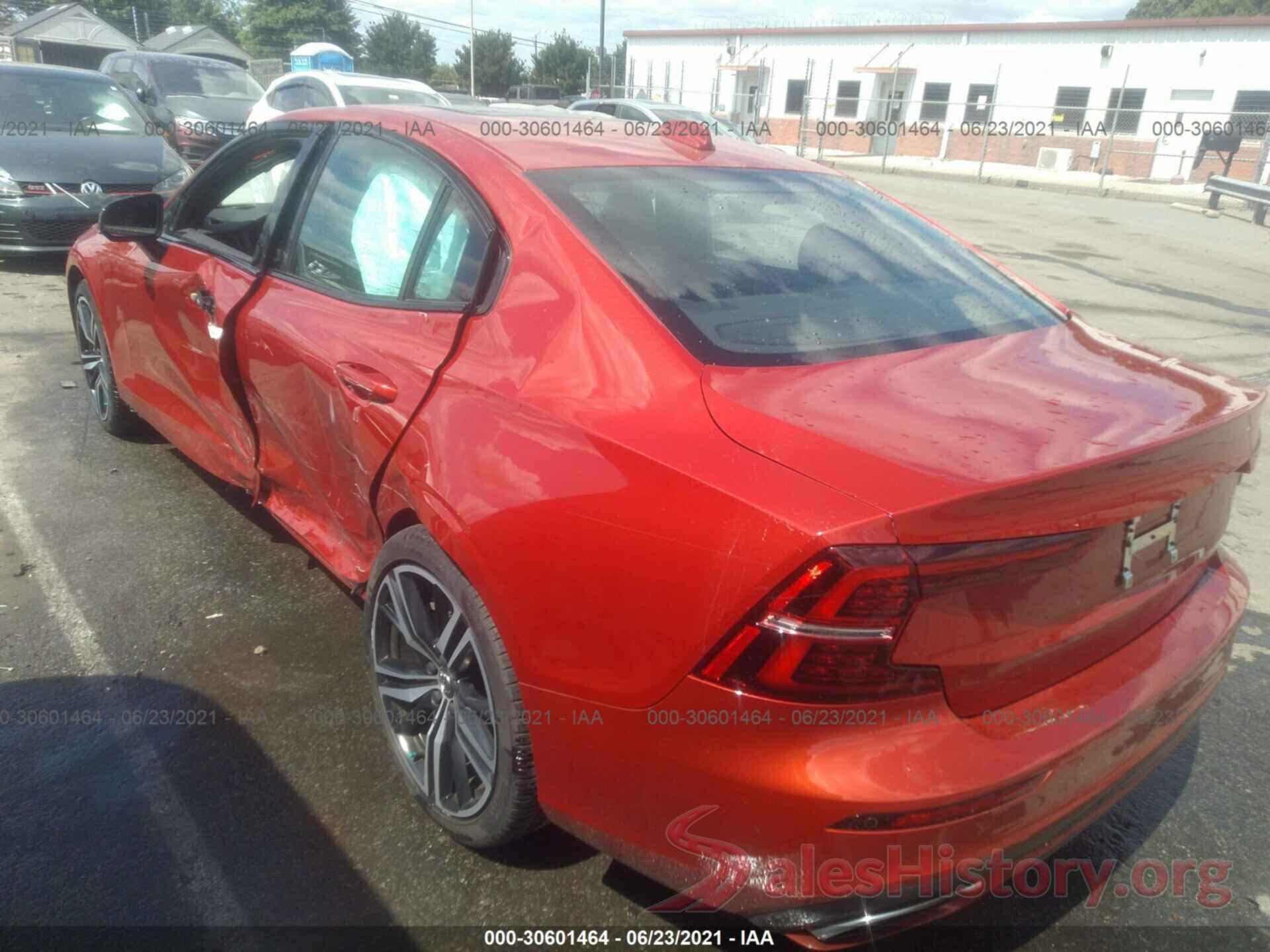 7JRA22TM6KG018426 2019 VOLVO S60