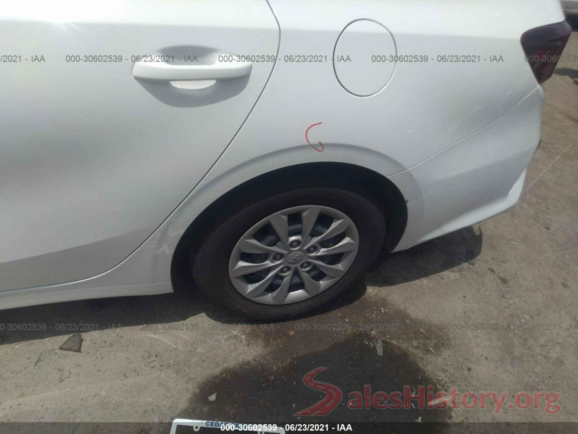 3KPF24ADXKE095528 2019 KIA FORTE