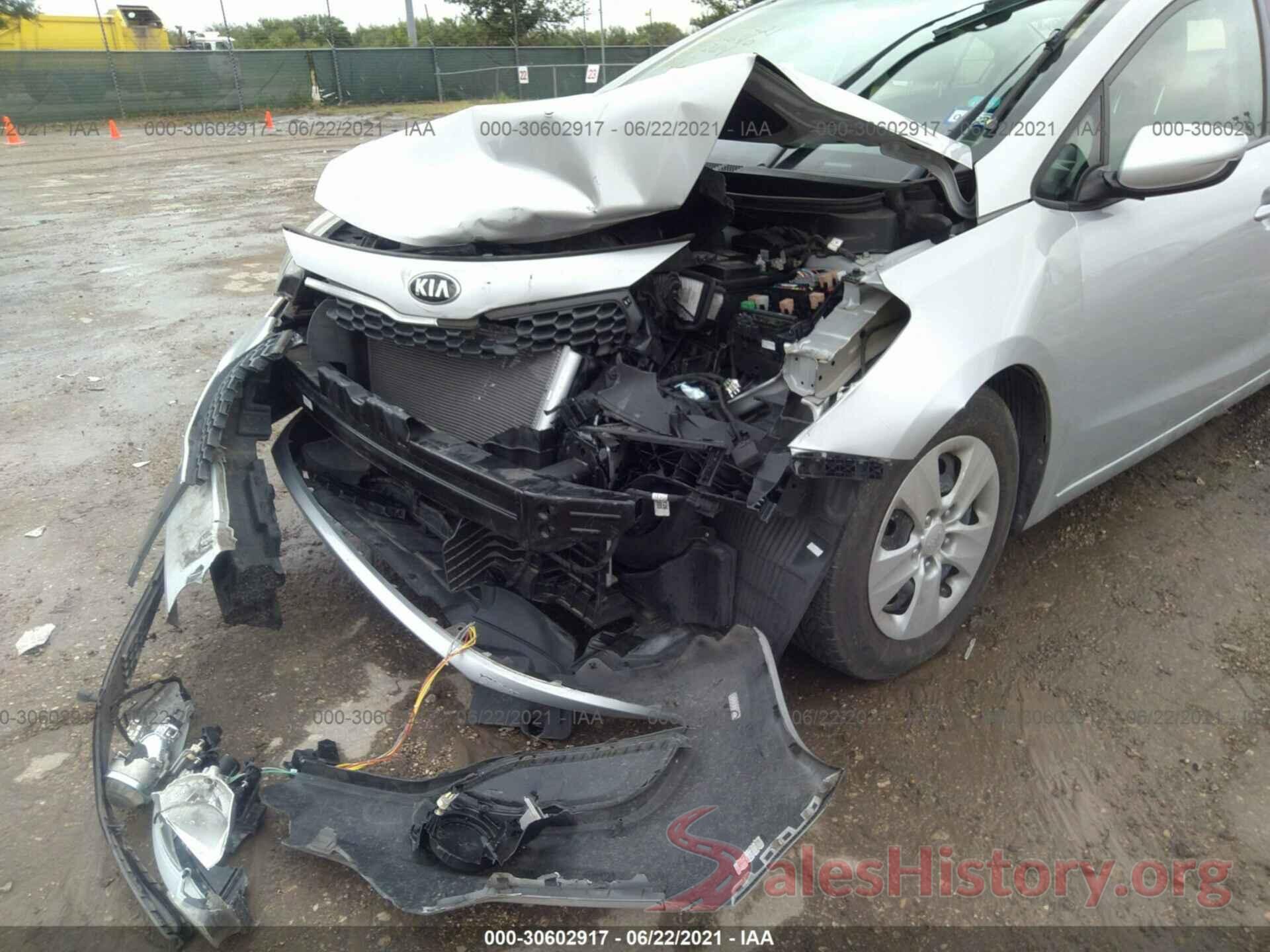 KNAFK4A64G5607284 2016 KIA FORTE