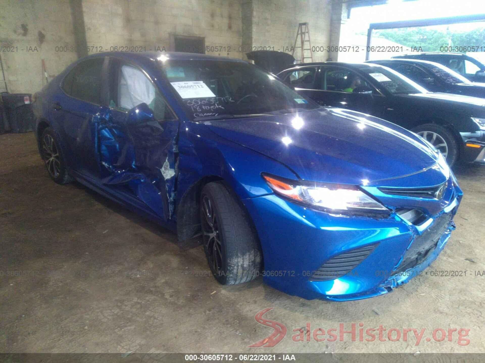 4T1B11HK2JU023058 2018 TOYOTA CAMRY