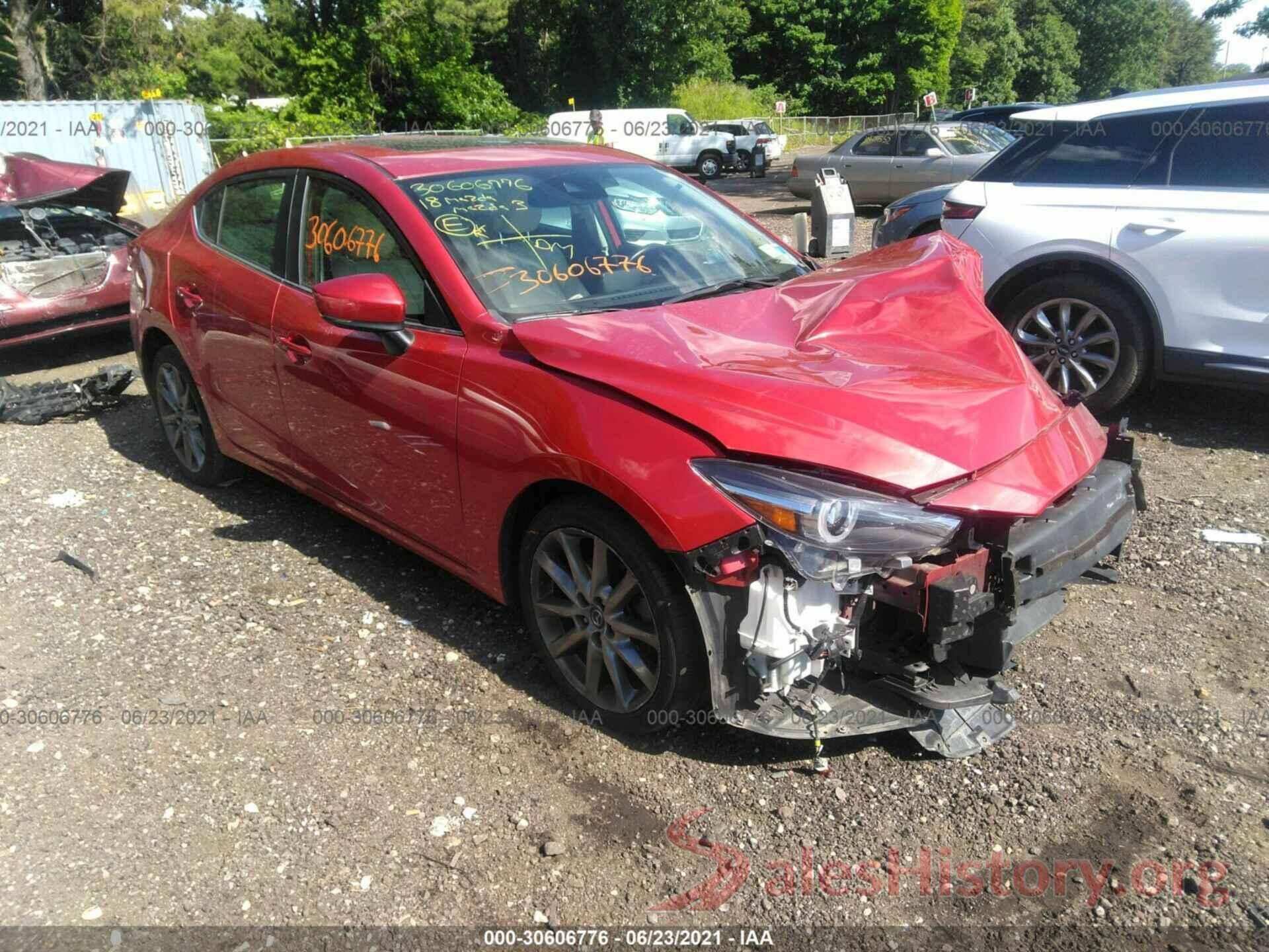 3MZBN1W3XJM250181 2018 MAZDA MAZDA3 4-DOOR