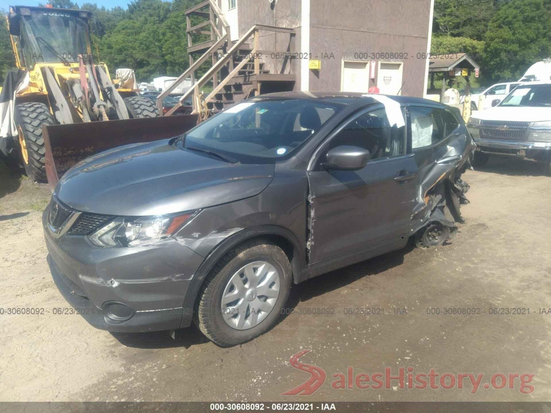 JN1BJ1CR0JW259207 2018 NISSAN ROGUE SPORT