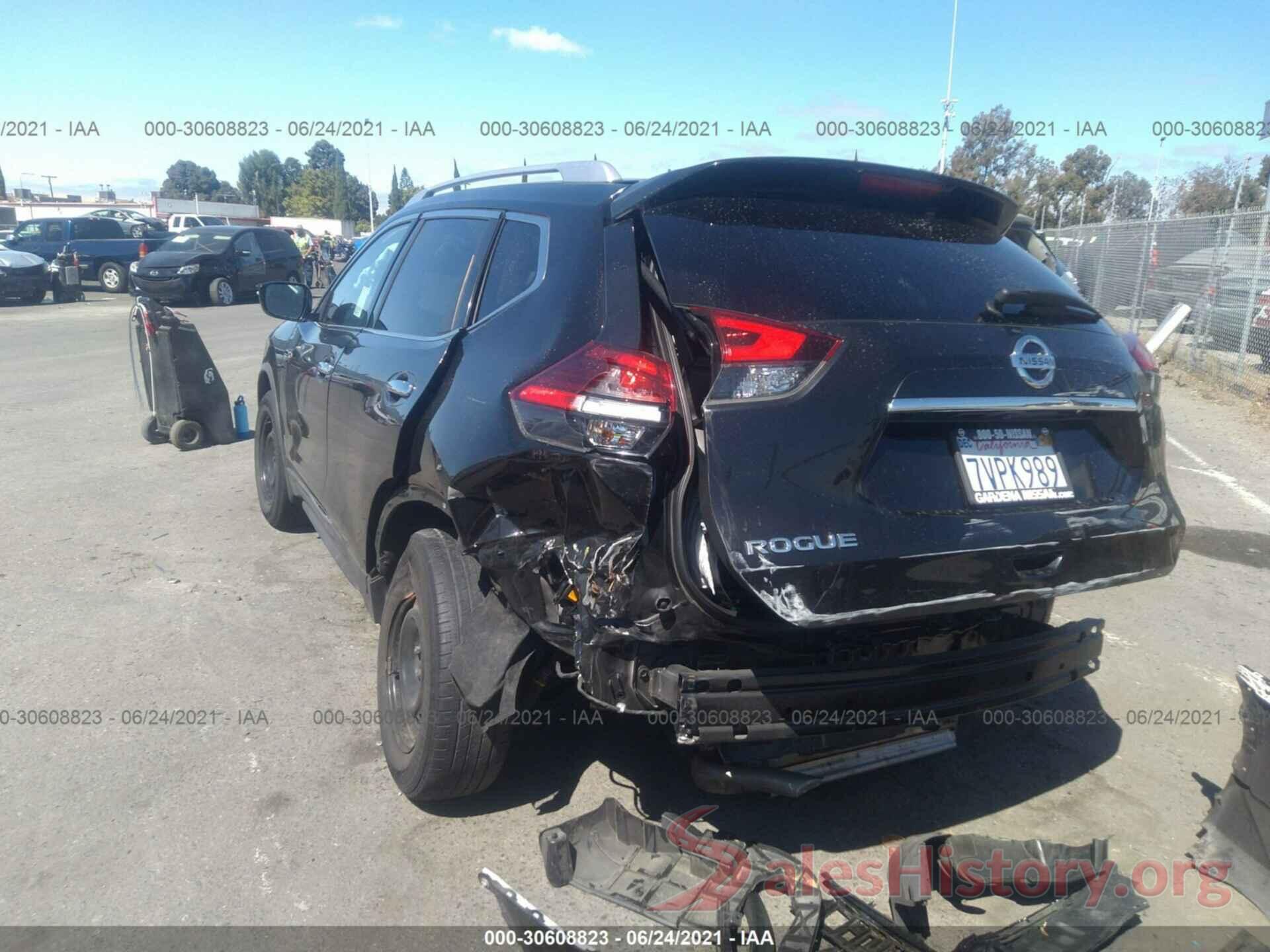 KNMAT2MT8HP508621 2017 NISSAN ROGUE