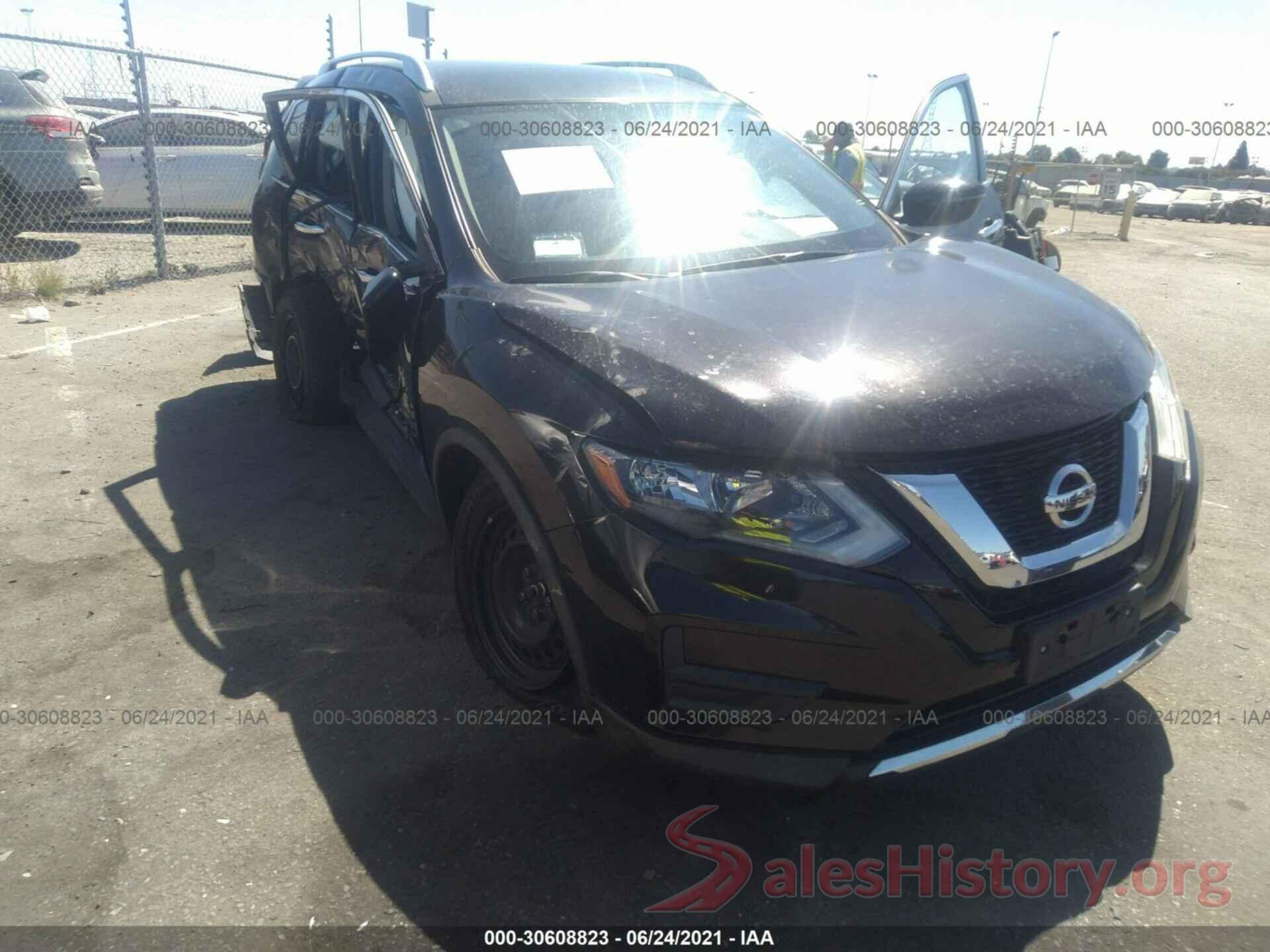 KNMAT2MT8HP508621 2017 NISSAN ROGUE