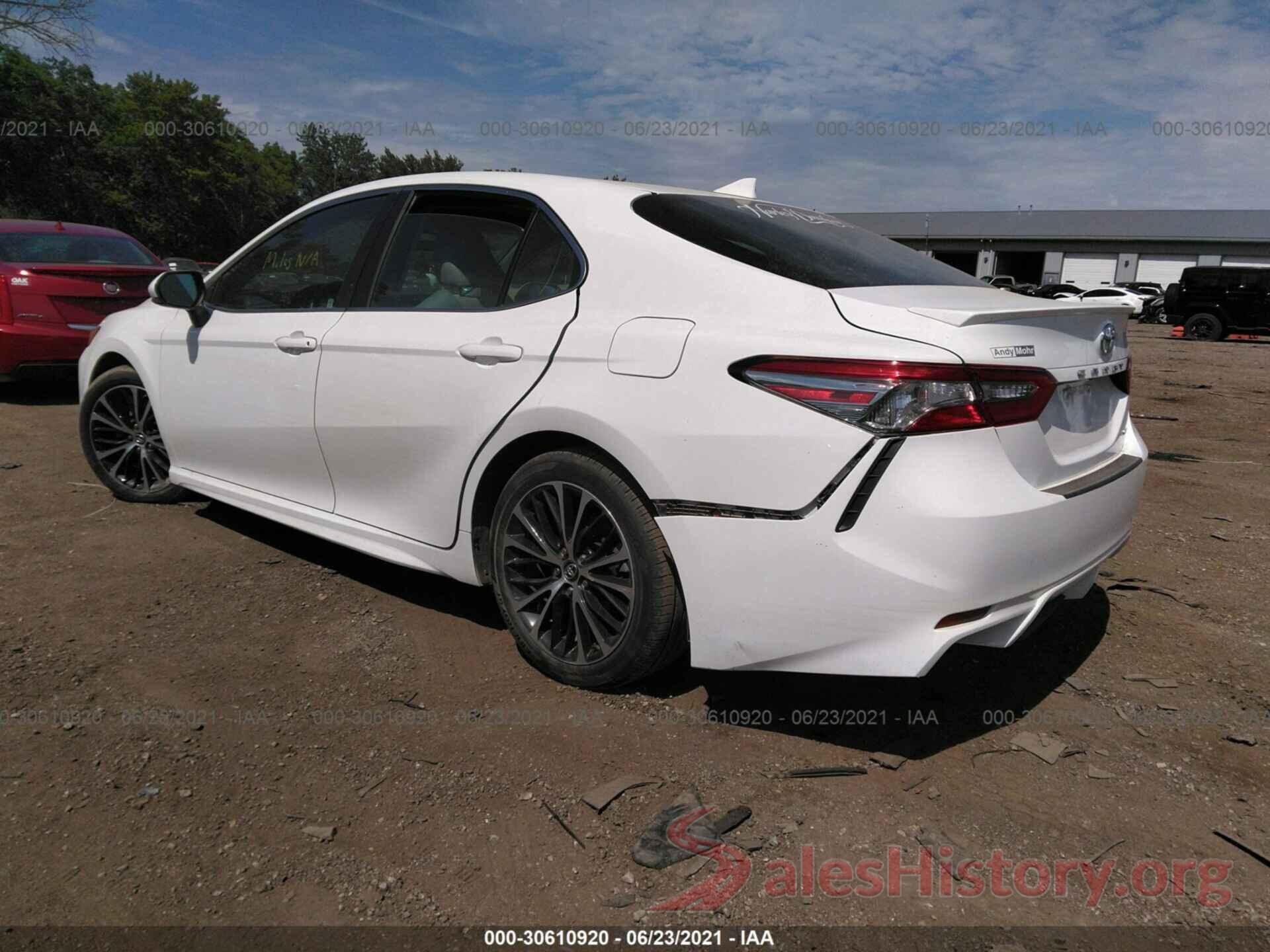 4T1B11HK8JU022271 2018 TOYOTA CAMRY