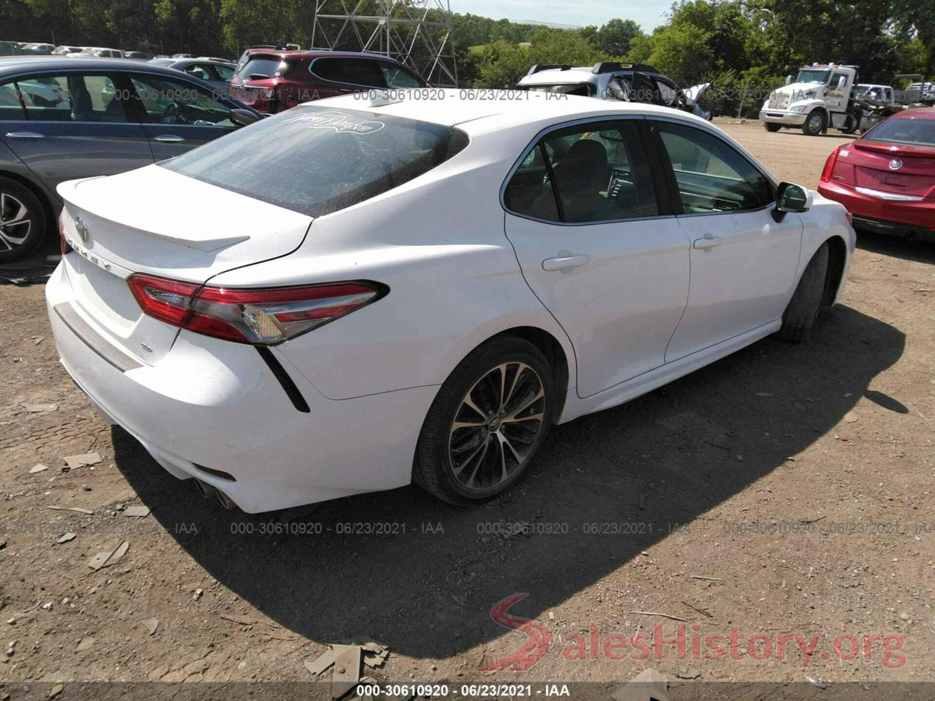 4T1B11HK8JU022271 2018 TOYOTA CAMRY