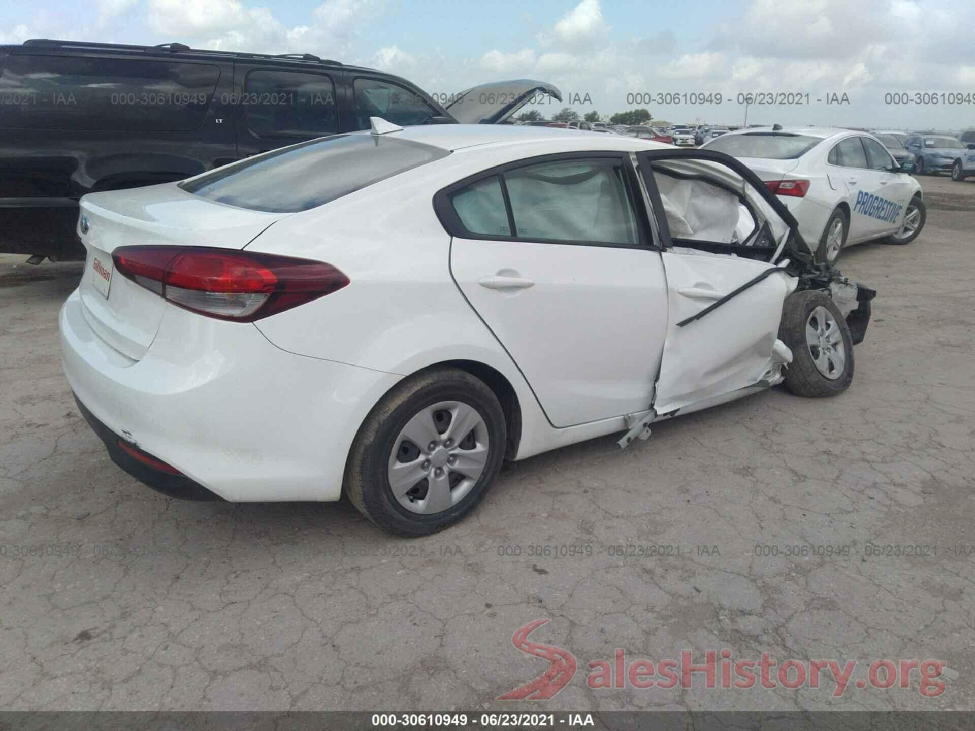 3KPFK4A7XHE067618 2017 KIA FORTE