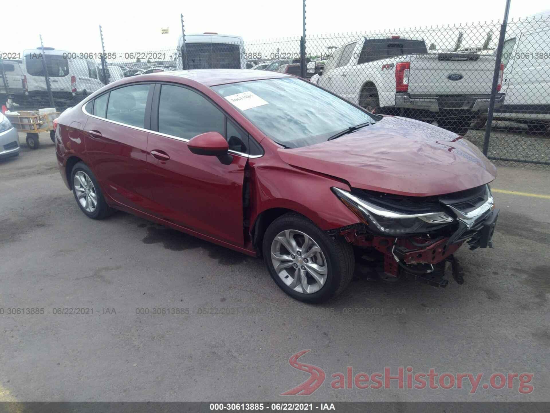 1G1BE5SM9K7142020 2019 CHEVROLET CRUZE