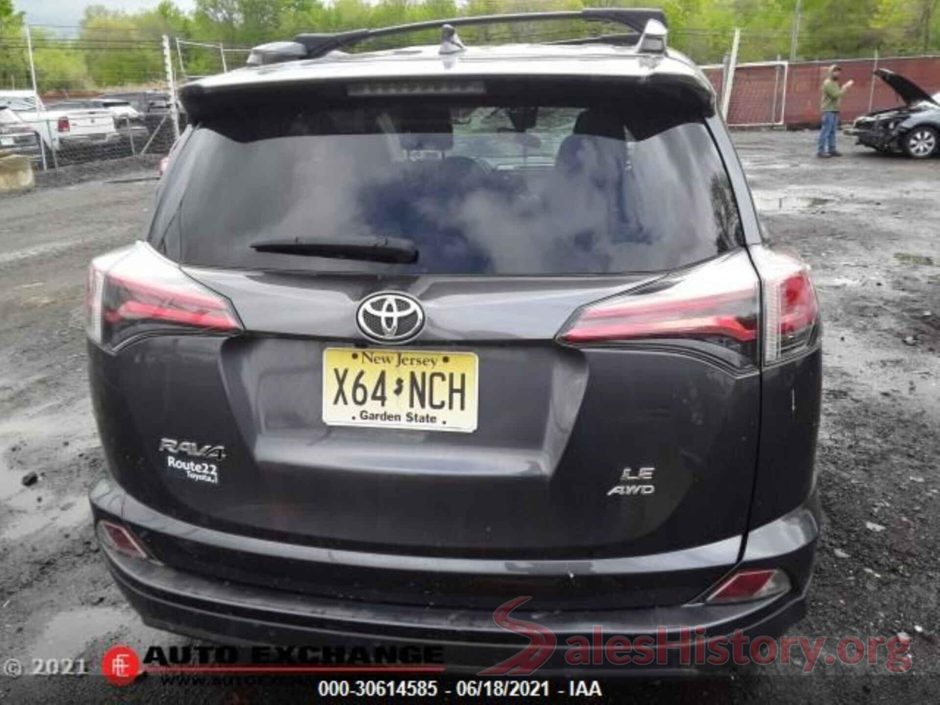 JTMBFREV8JJ721663 2018 TOYOTA RAV4