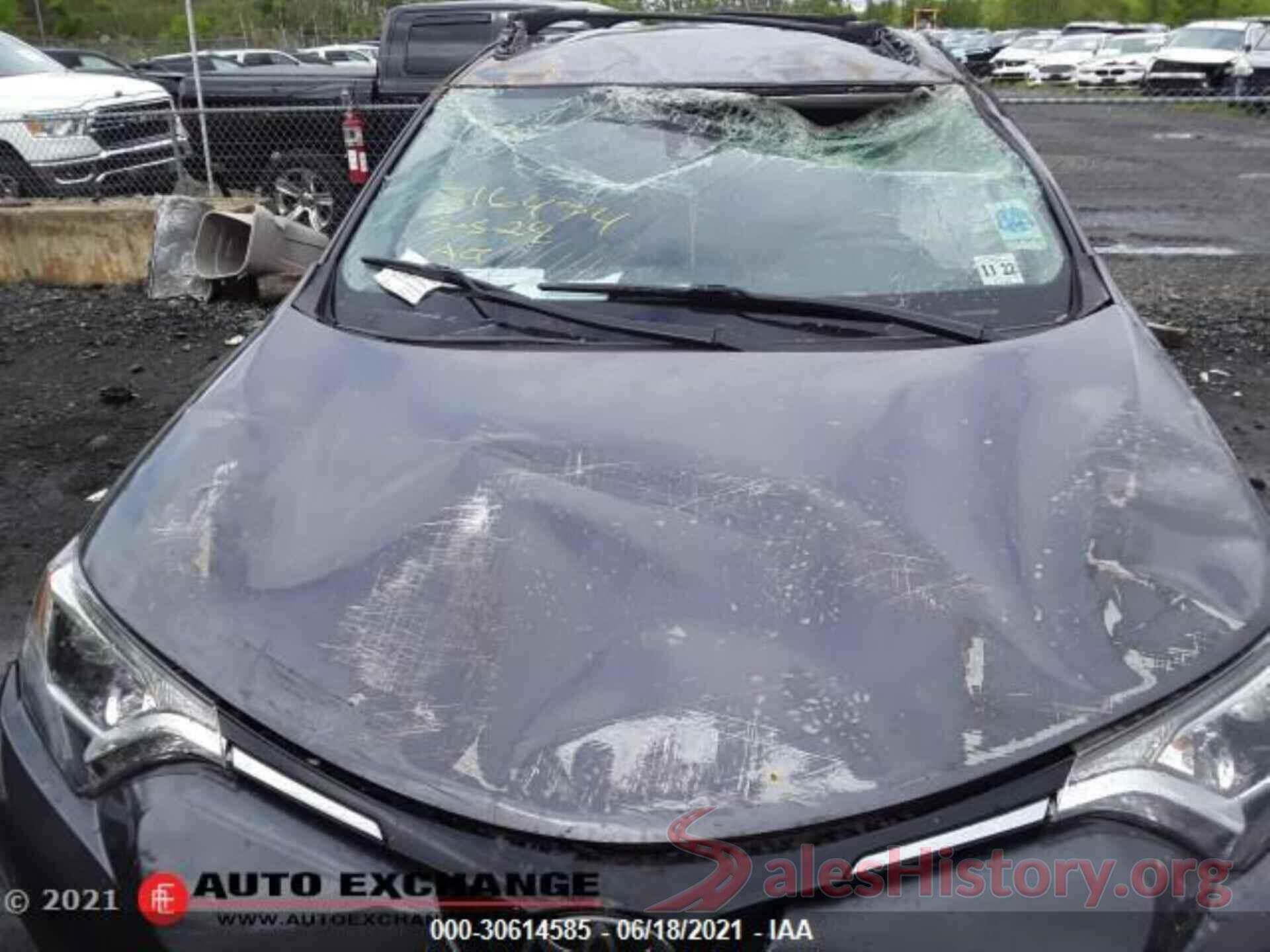 JTMBFREV8JJ721663 2018 TOYOTA RAV4