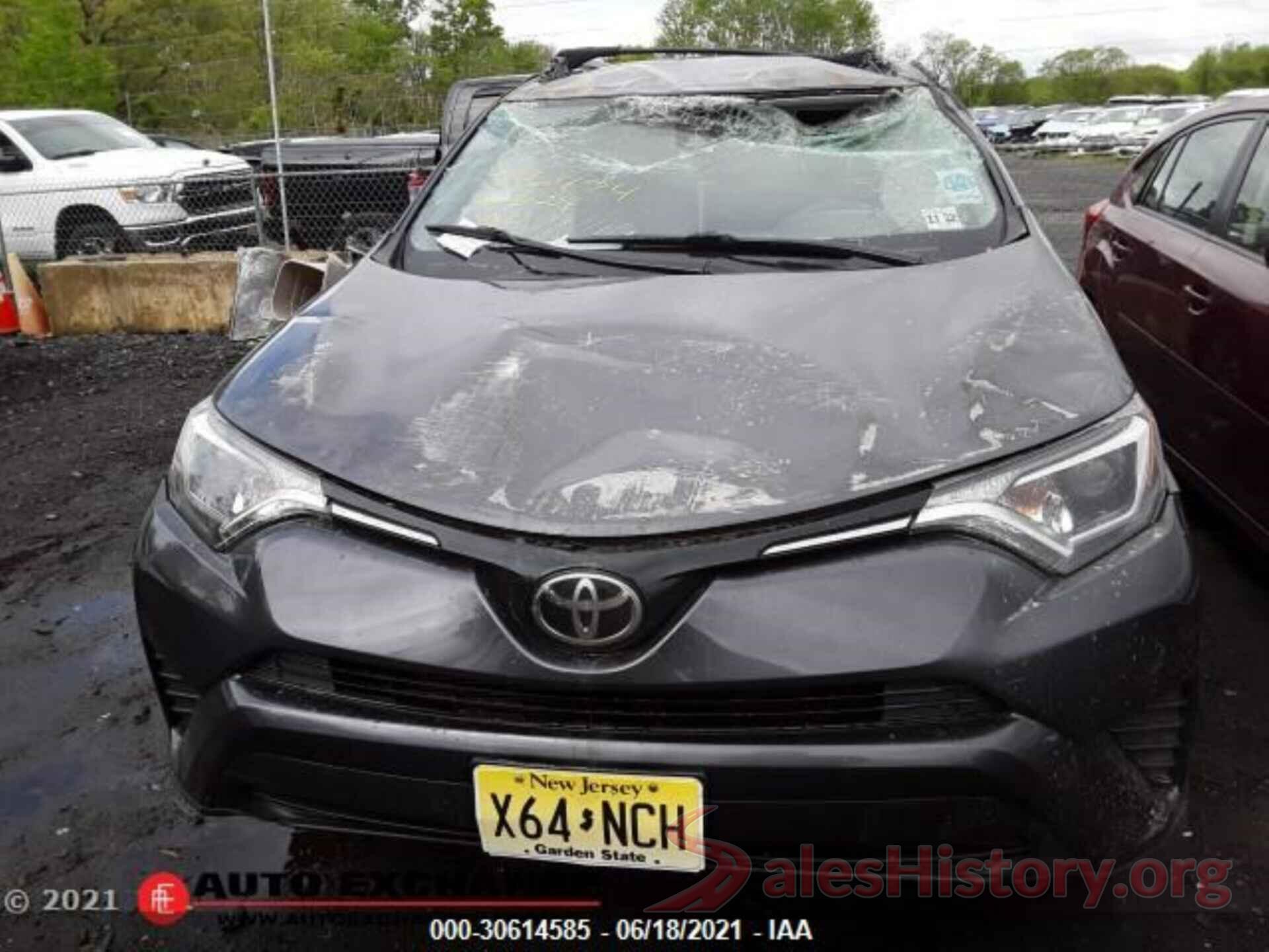 JTMBFREV8JJ721663 2018 TOYOTA RAV4