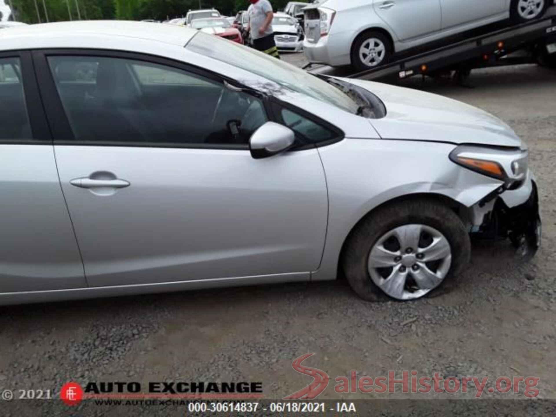 3KPFL4A75JE248418 2018 KIA FORTE