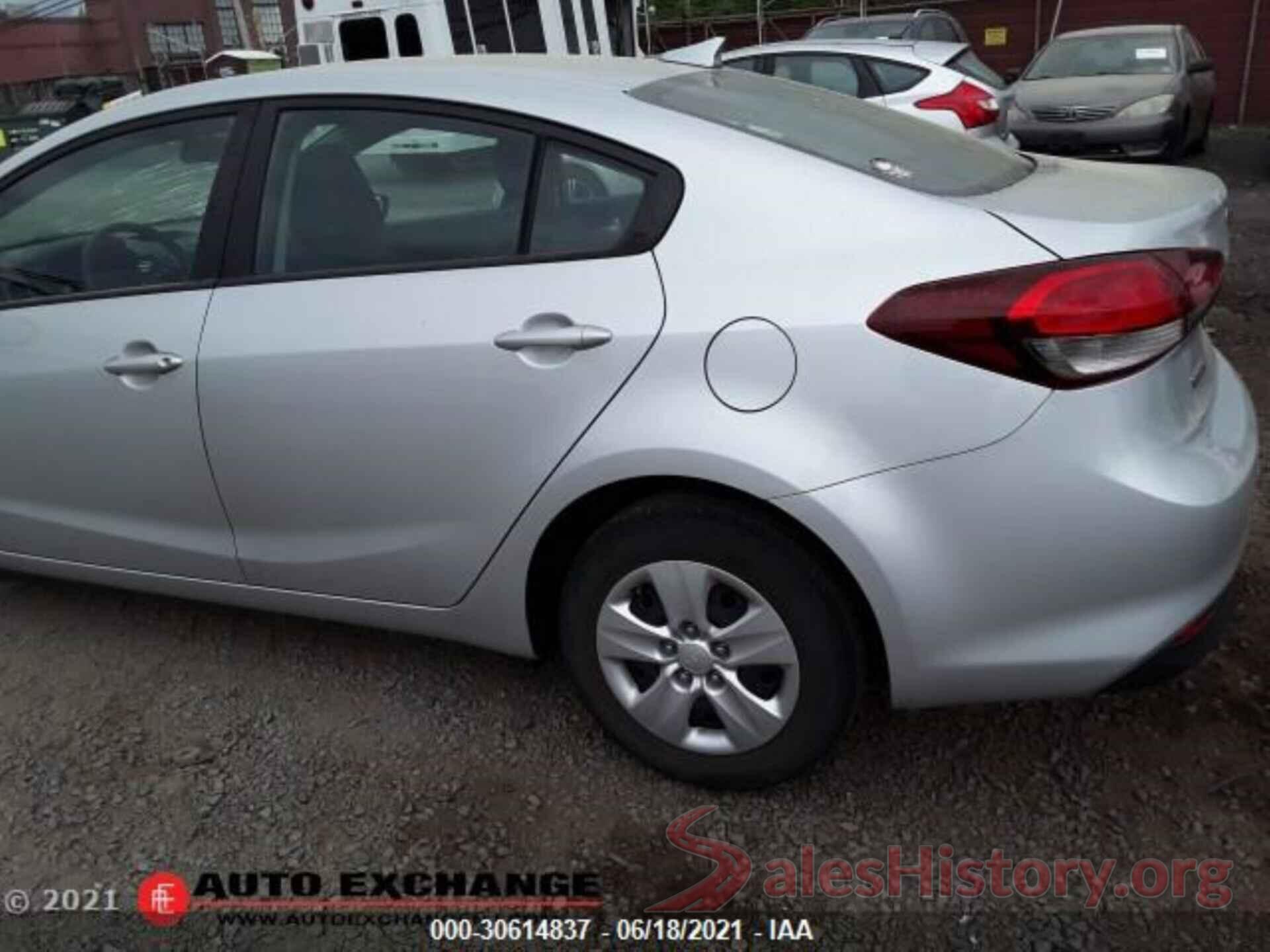 3KPFL4A75JE248418 2018 KIA FORTE