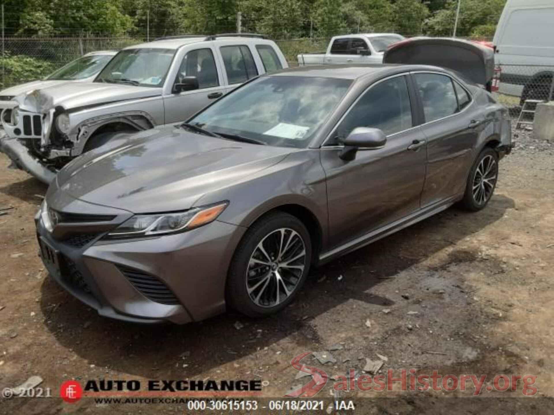 4T1B11HK8JU024781 2018 TOYOTA CAMRY