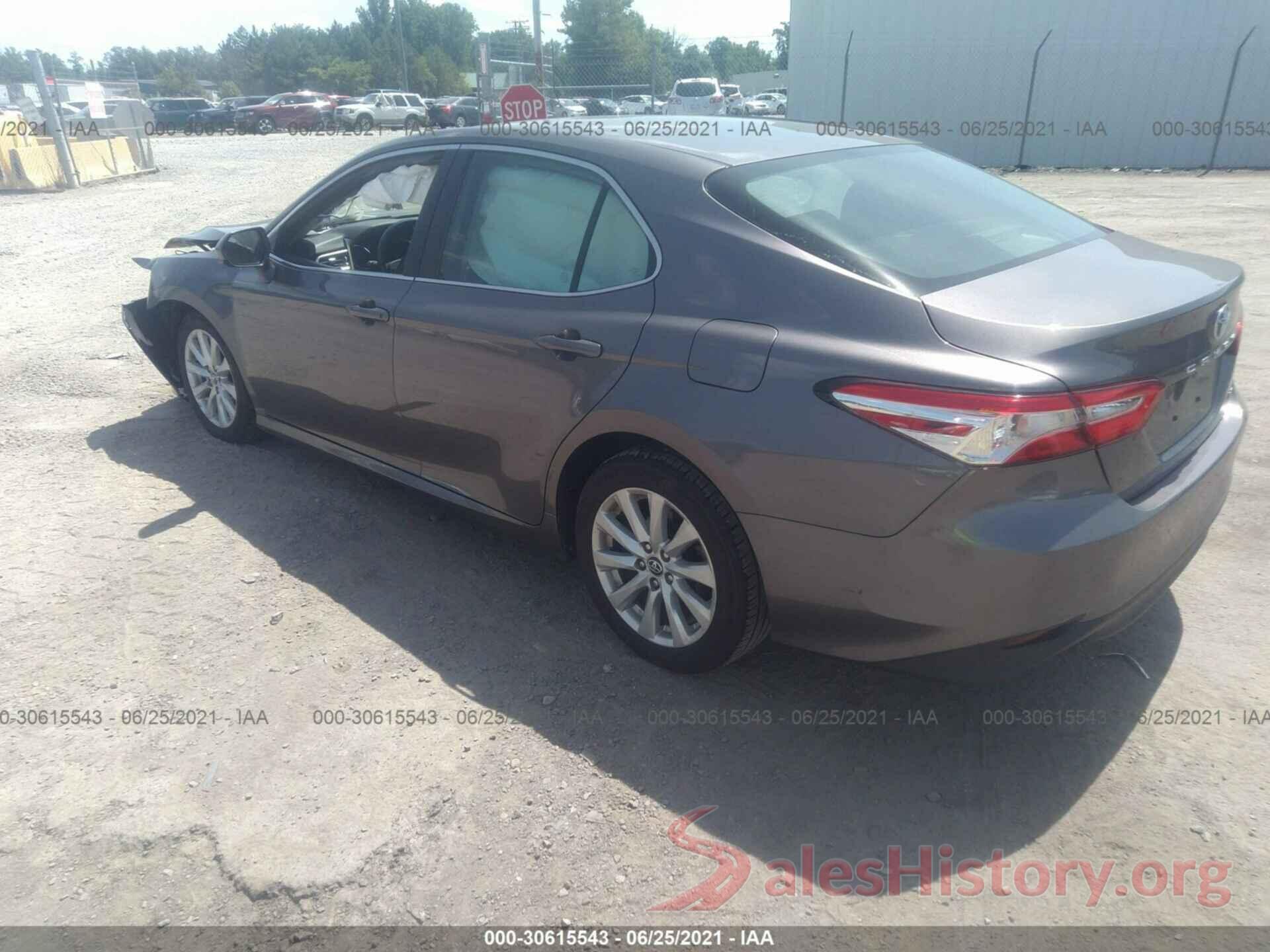 4T1B11HK0JU102101 2018 TOYOTA CAMRY